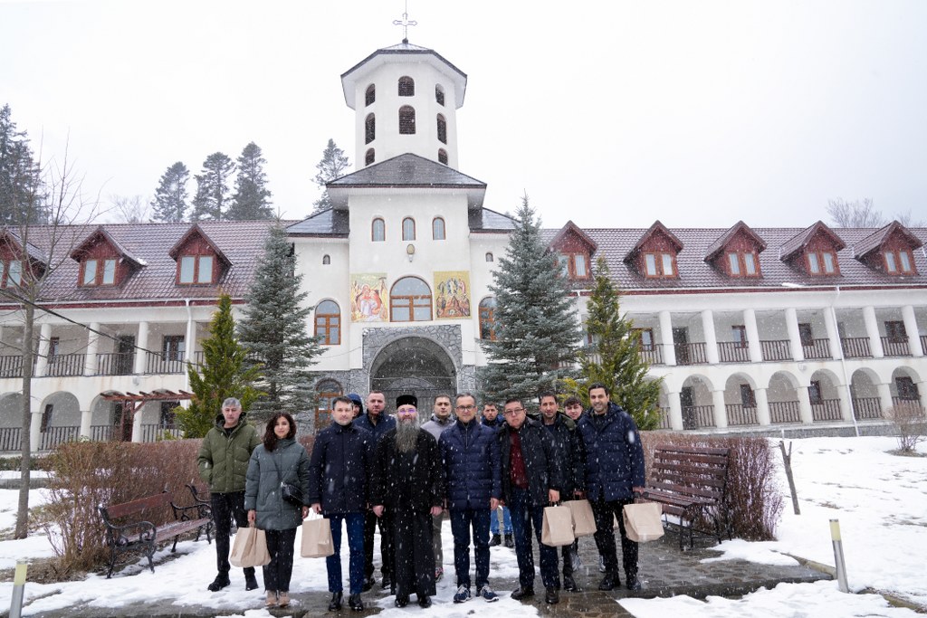 Dövlət Komitəsinin nümayəndə heyəti Rumıniyada kilsə və monastırları ziyarət edib - Image 7