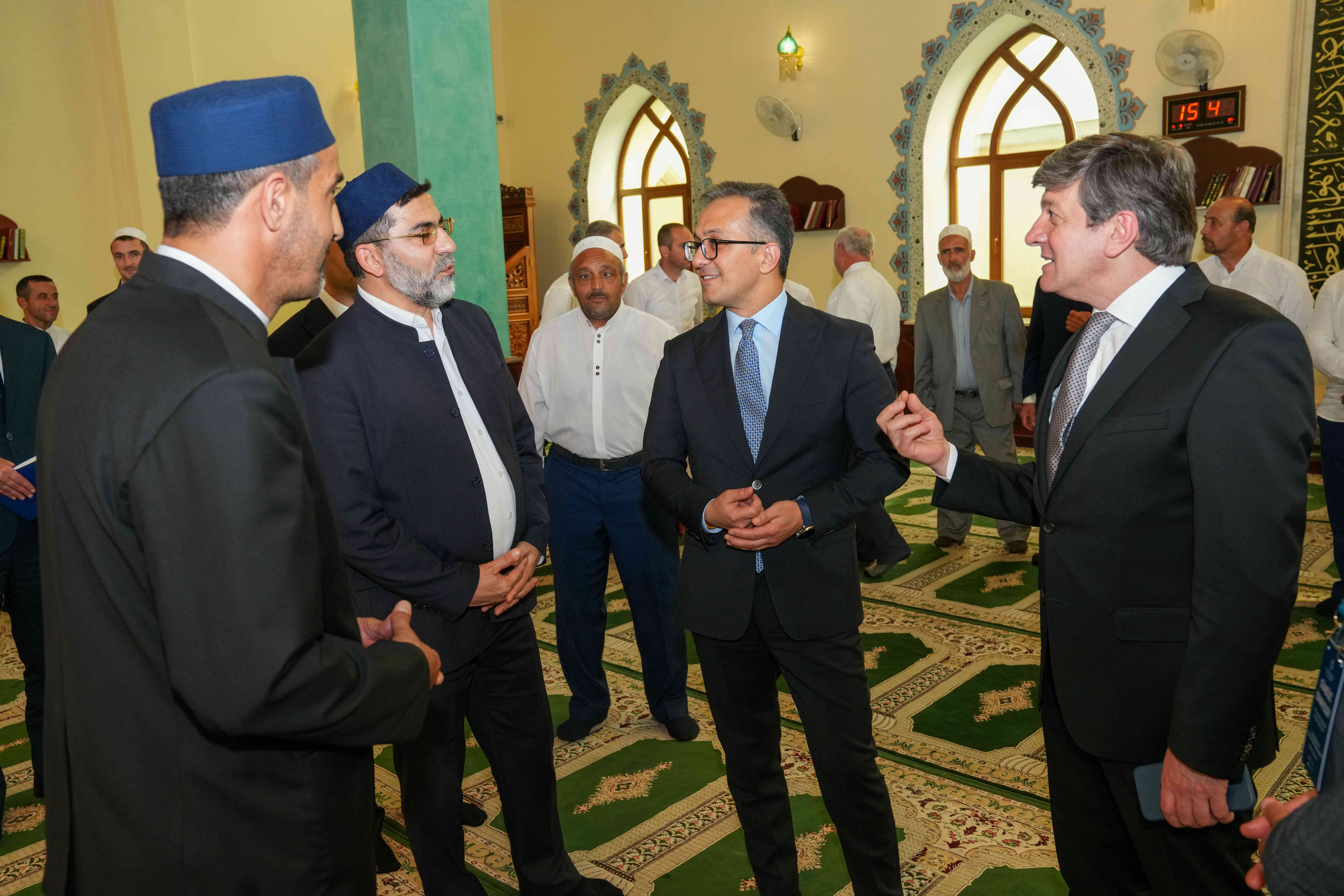 Komitə sədri Qəbələ şəhərindəki məscidlərin fəaliyyəti ilə tanış olub - Image 8