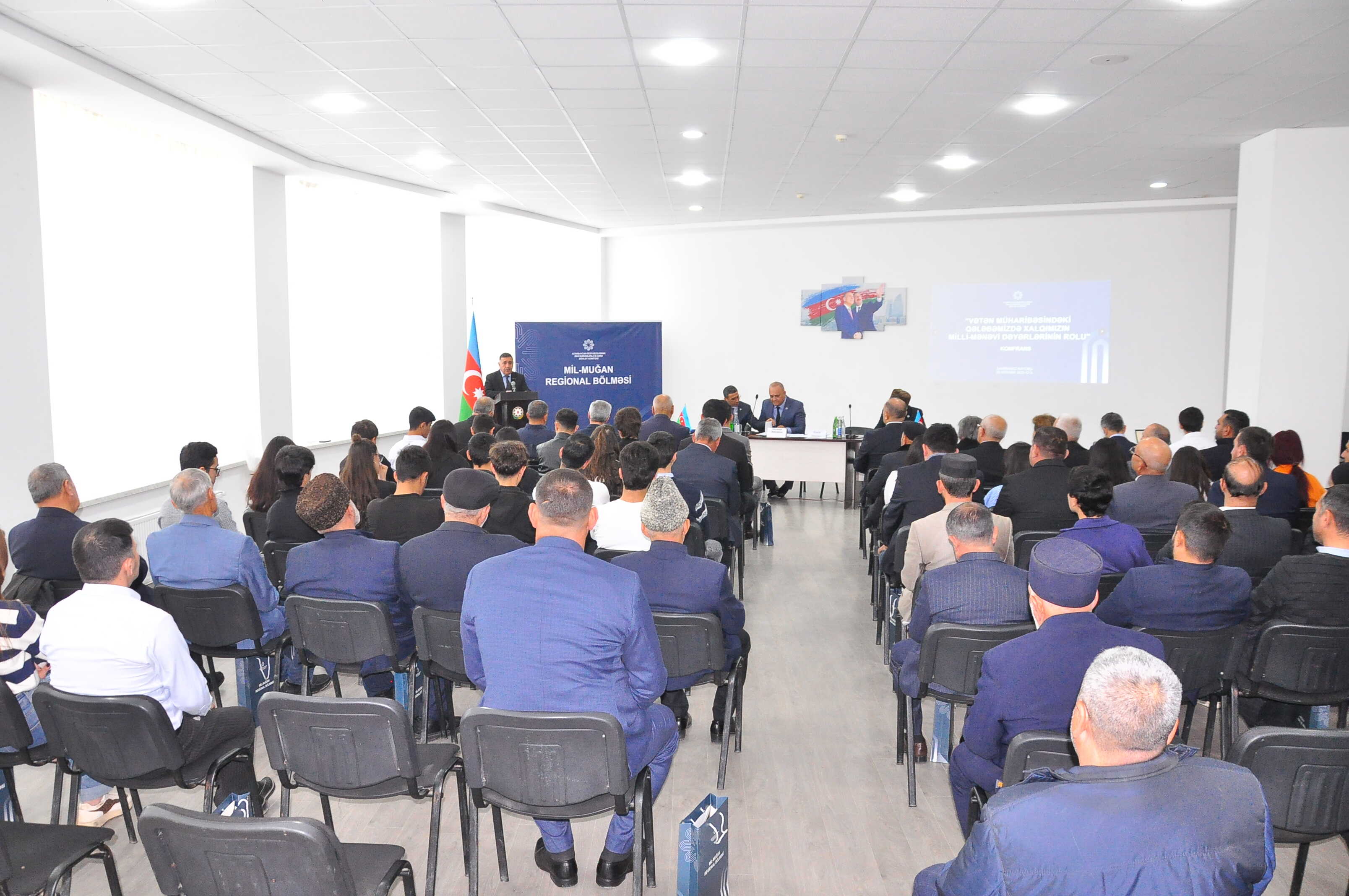 Sabirabadda “Vətən müharibəsindəki qələbəmizdə xalqımızın milli-mənəvi dəyərlərinin rolu” mövzusunda konfrans keçirilib - Image 4