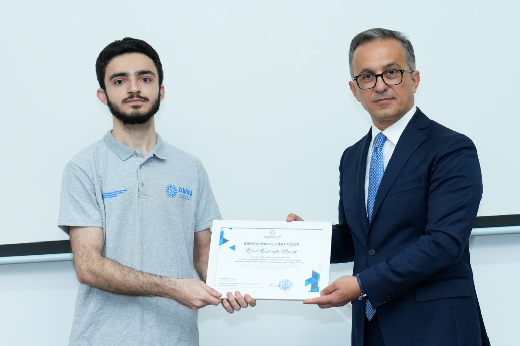 Dövlət Komitəsində təcrübə keçmiş AMİN könüllülərinə sertifikatlar təqdim olunub - Image 18