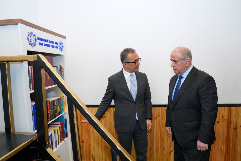 Dövlət Komitəsinin sədri Qobustanda yerləşən dini ibadət yerlərinin fəaliyyəti ilə tanış olub - Image 2