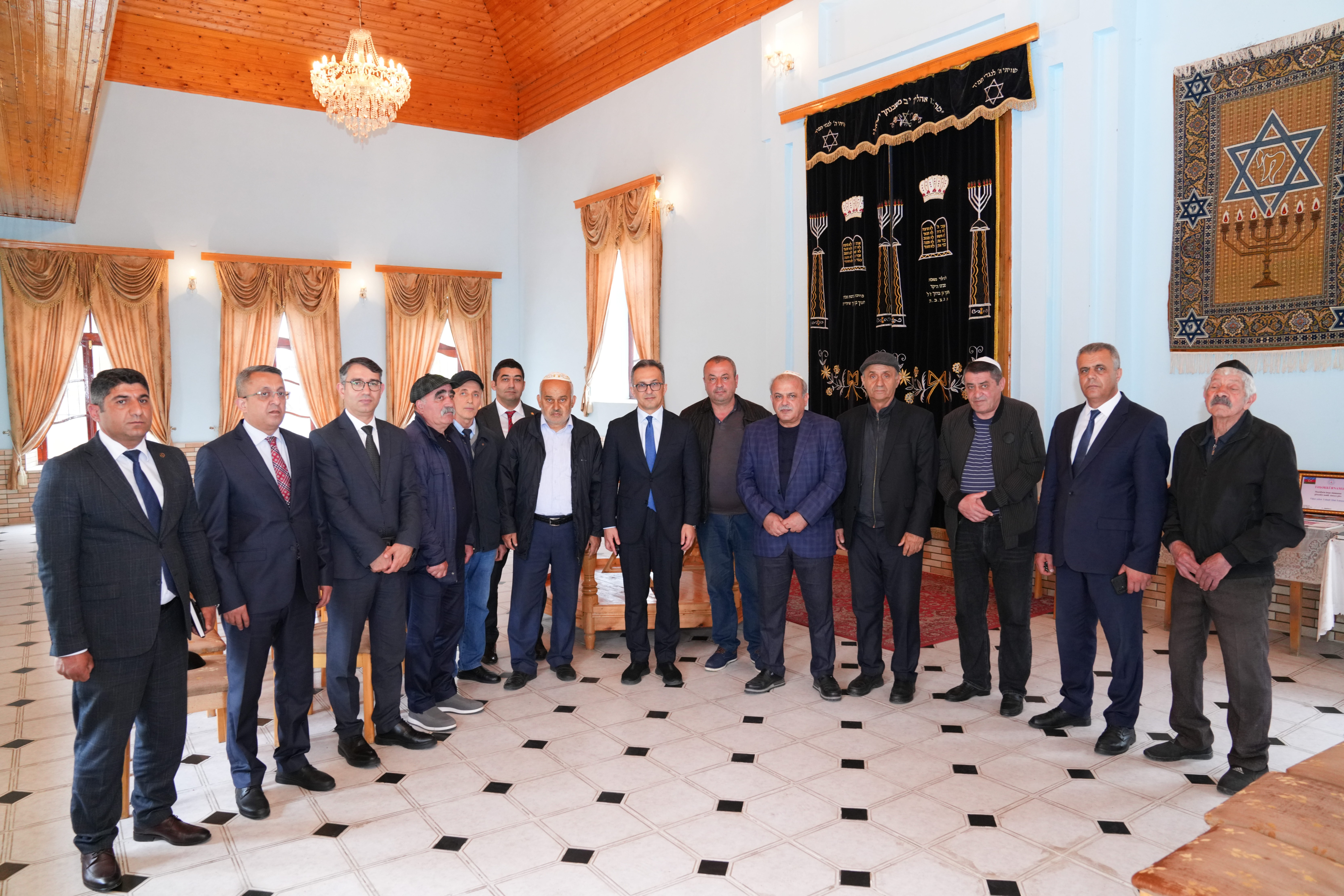 Komitə sədri Oğuz rayonununda dini ibadət yerlərini ziyarət edib - Image 10