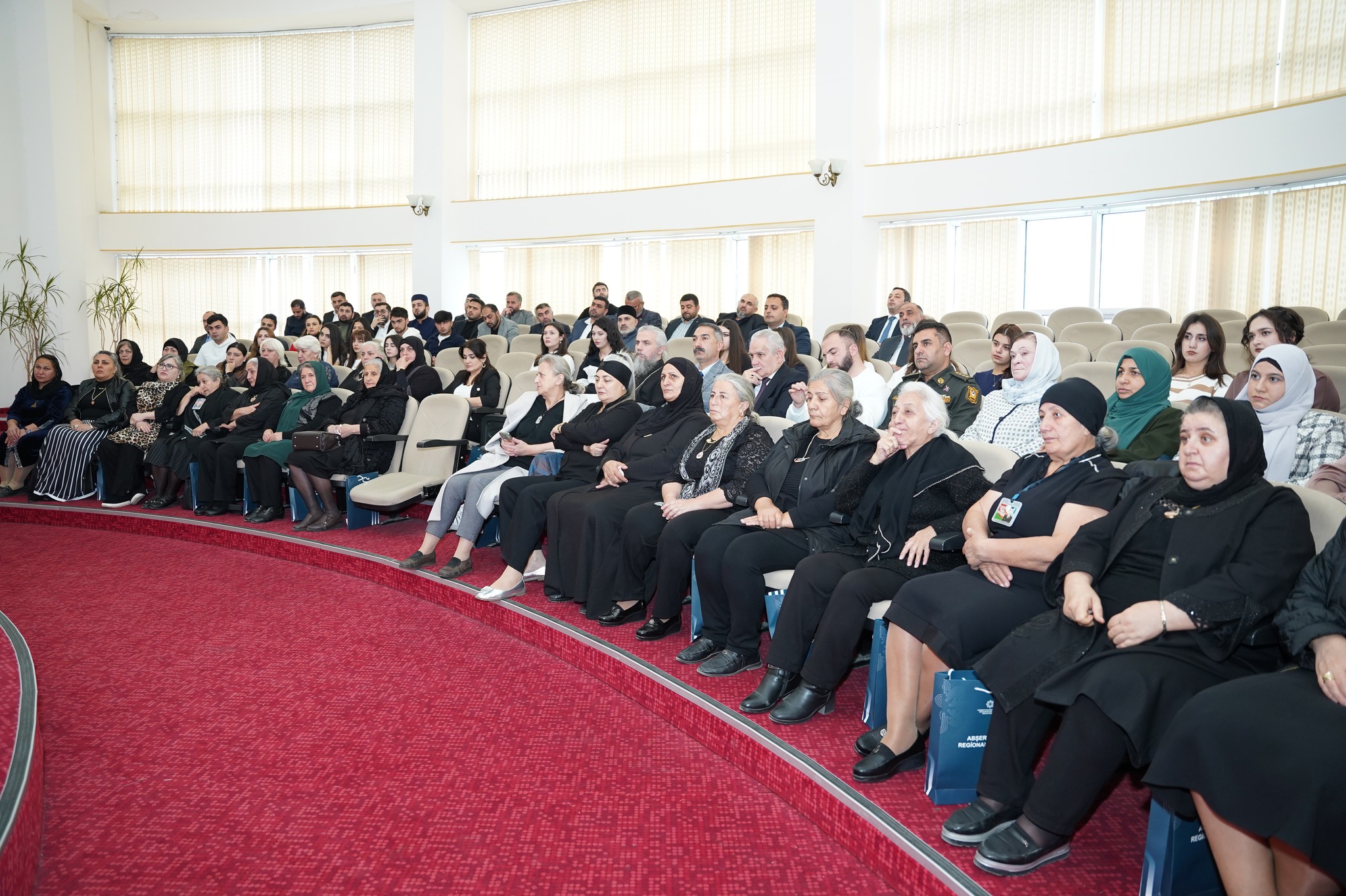 Sumqayıtda “Zəfər Günü və qəhrəmanlıq tariximiz” mövzusunda konfrans keçirilib - Image 15