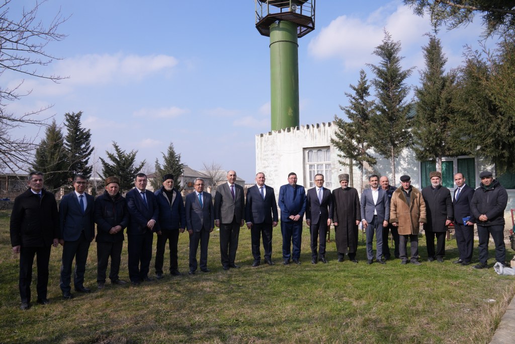 Dövlət Komitəsinin sədri Siyəzən rayonunda yerləşən məscidlərin fəaliyyəti ilə tanış olub - Image 10