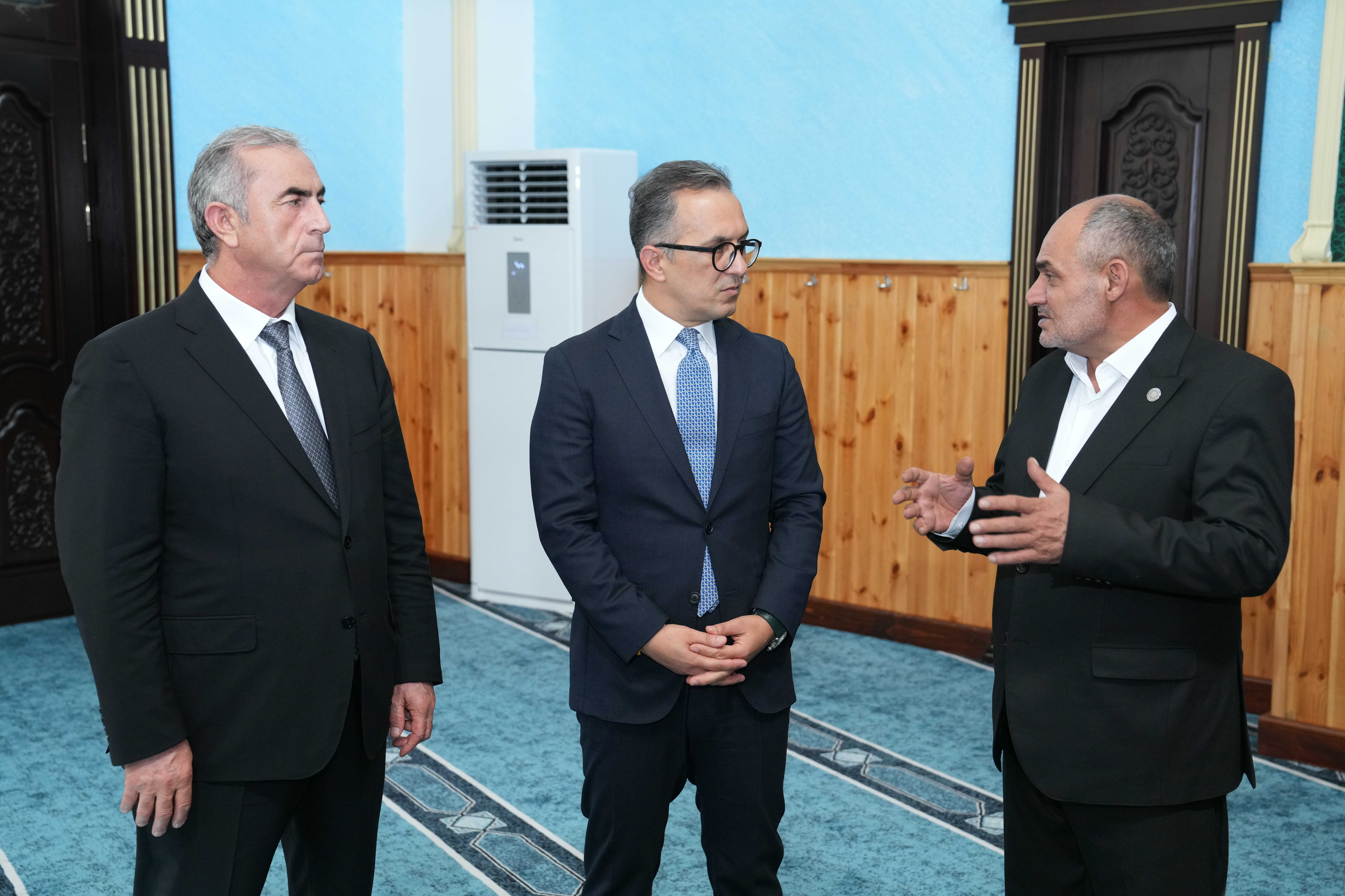 Dövlət Komitəsinin sədri Hacıqabul rayonundakı məscidləri ziyarət edib - Image 11