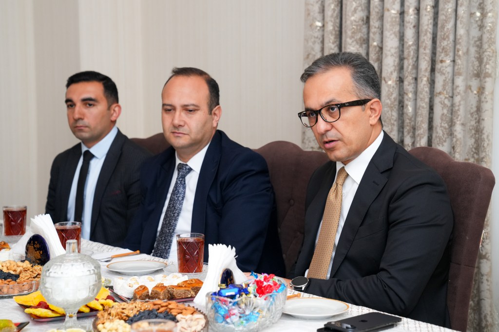 Dövlət Komitəsinin sədri Aİİ-də təhsil alan tələbənin evini ziyarət edib - Image 3