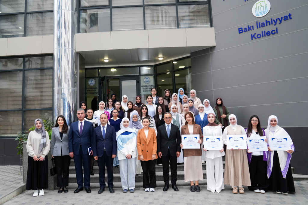 “Xurşidbanu Natəvan” təqaüd proqramı üzrə müsabiqə qaliblərinin mükafatlandırılma mərasimi keçirilib - Image 20