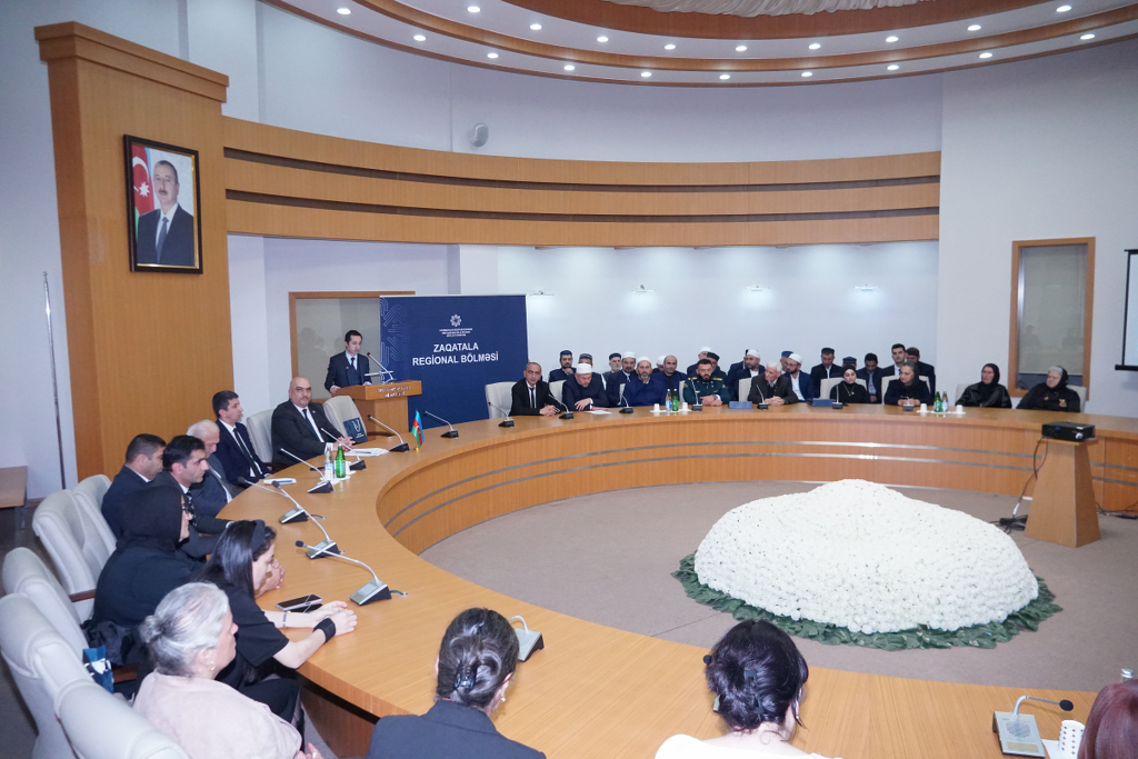 Zaqatalada “8 Noyabr Zəfər Günü – Müasir Azərbaycan Tarixinin Şanlı Səhifəsi” mövzusunda konfrans keçirilib - Image 5