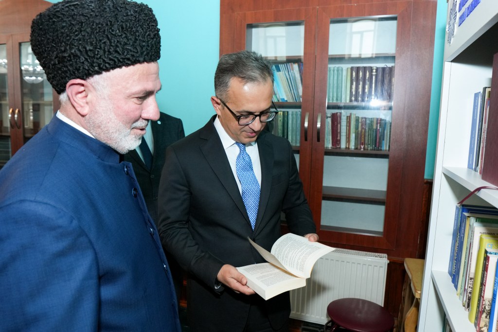 Dövlət Komitəsinin sədri Şəkidə dini icmaların nümayəndələri ilə görüşüb - Image 3