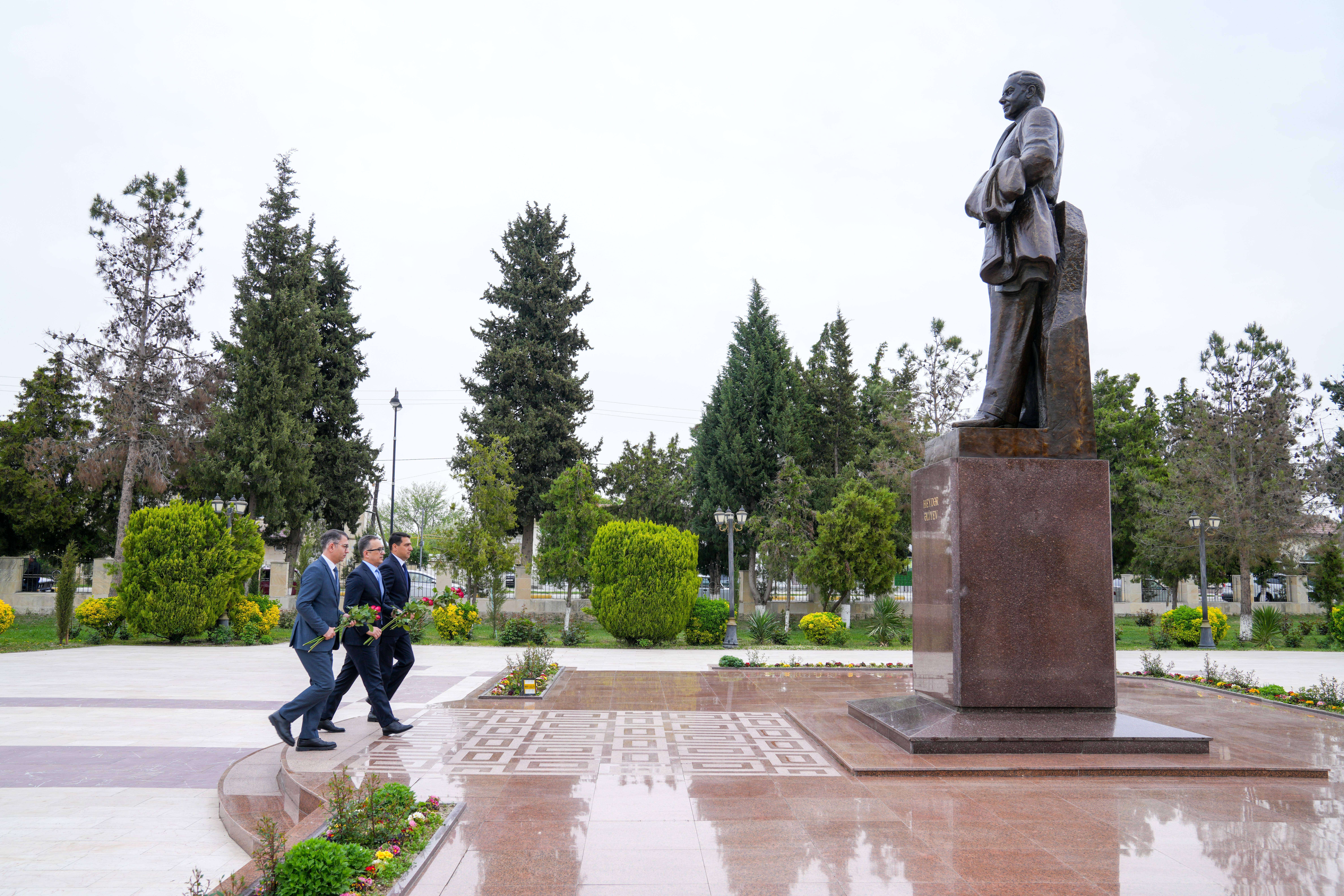 Dövlət Komitəsinin sədri Zərdab rayonunda vətəndaşların müraciətlərini dinləyib - Image 22