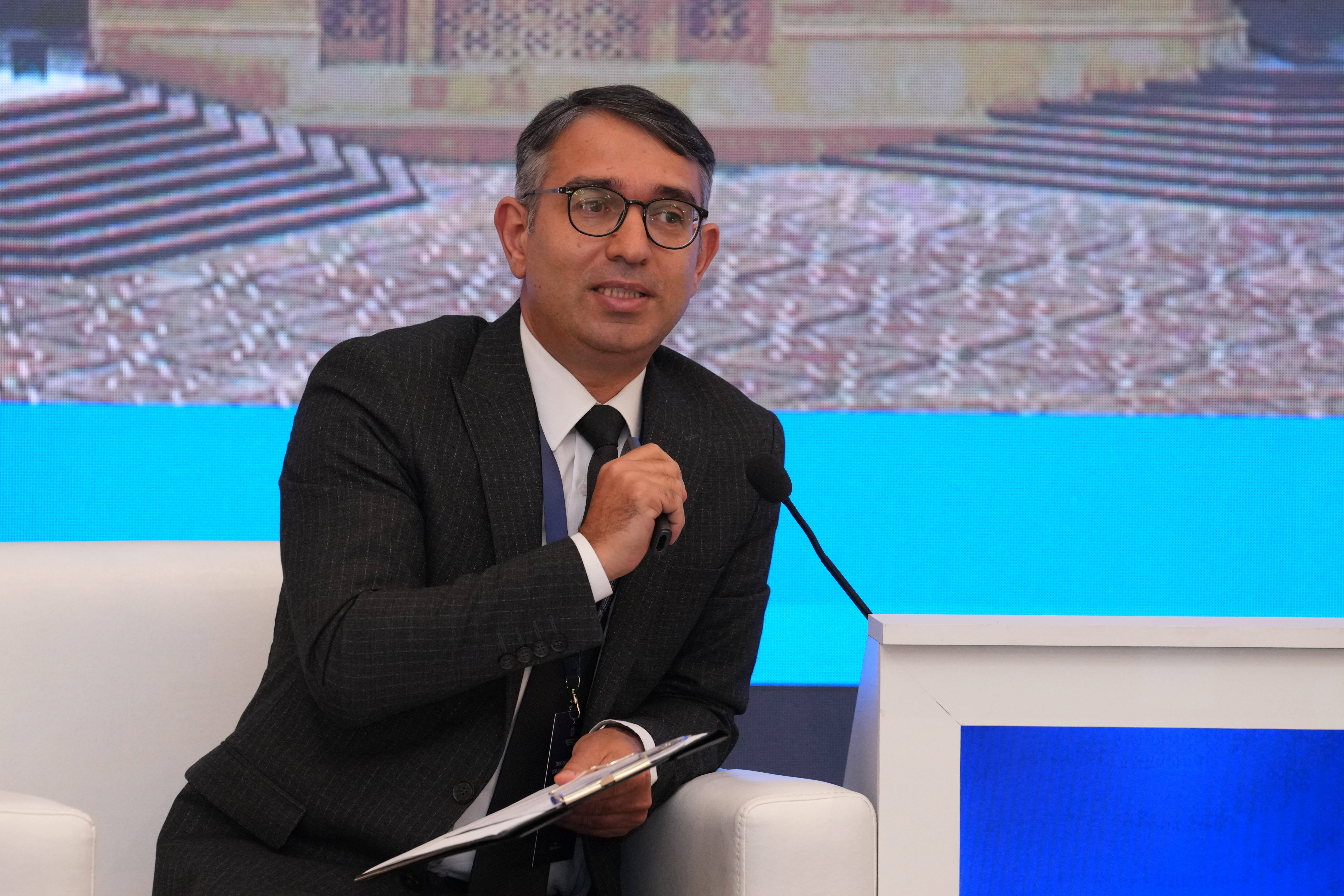 “Tarixi-dini abidələrin qorunması: çağırışlar və perspektivlər” mövzusunda konfrans işini yekunlaşdırıb - Image 1