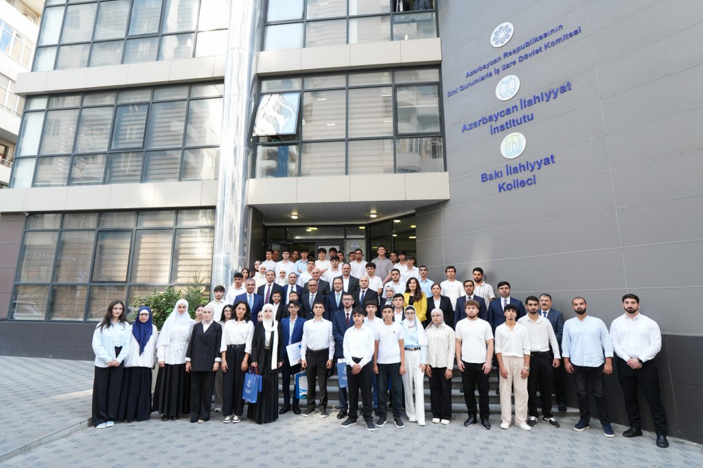 Azərbaycan İlahiyyat İnstitutuna qəbul olan tələbələrlə görüş keçirilib - Image 18