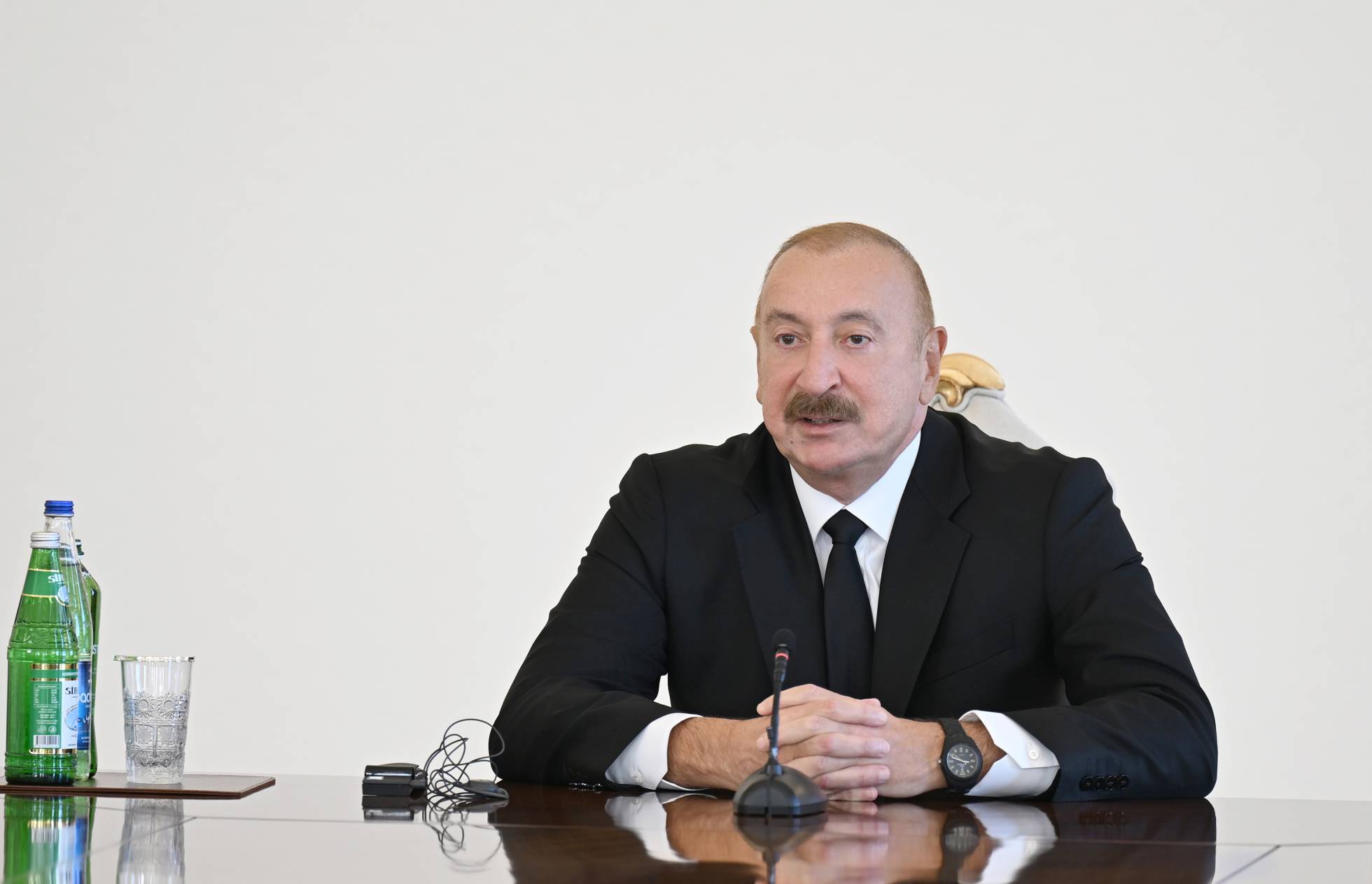 Prezident İlham Əliyev Bakıda keçirilən beynəlxalq konfransların iştirakçılarını qəbul edib - Image 5