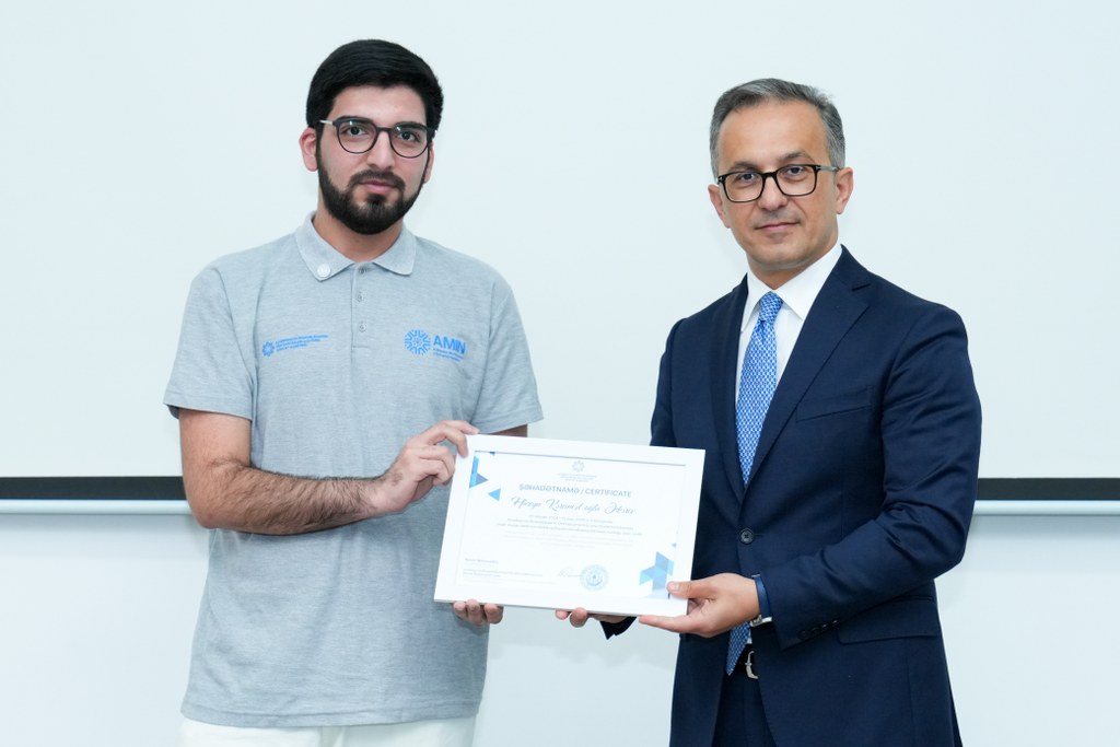 Dövlət Komitəsində təcrübə keçmiş AMİN könüllülərinə sertifikatlar təqdim olunub - Image 4