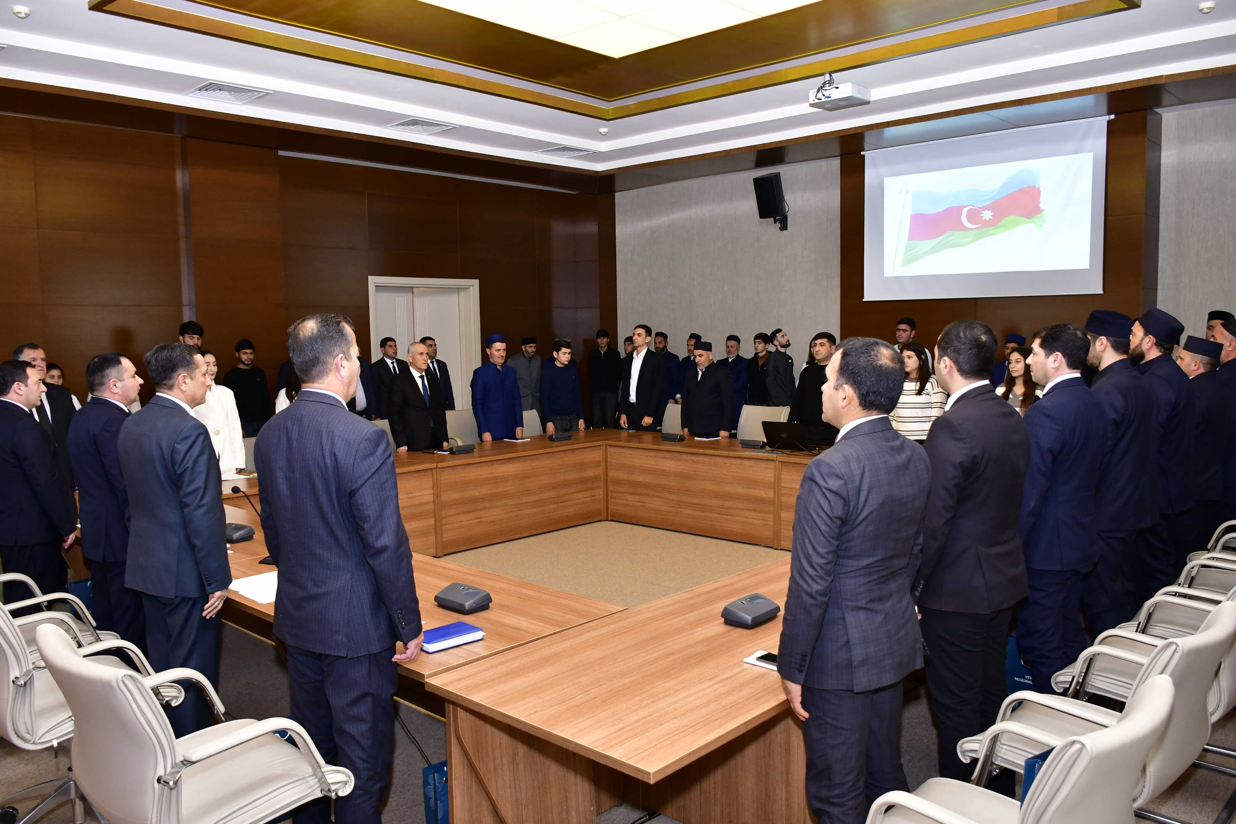 Ağdaşda “Dini məzhəbçilik meyillərinin milli birliyə və dini təhlükəsizliyə təsiri” mövzusunda konfrans keçirilib - Image 2
