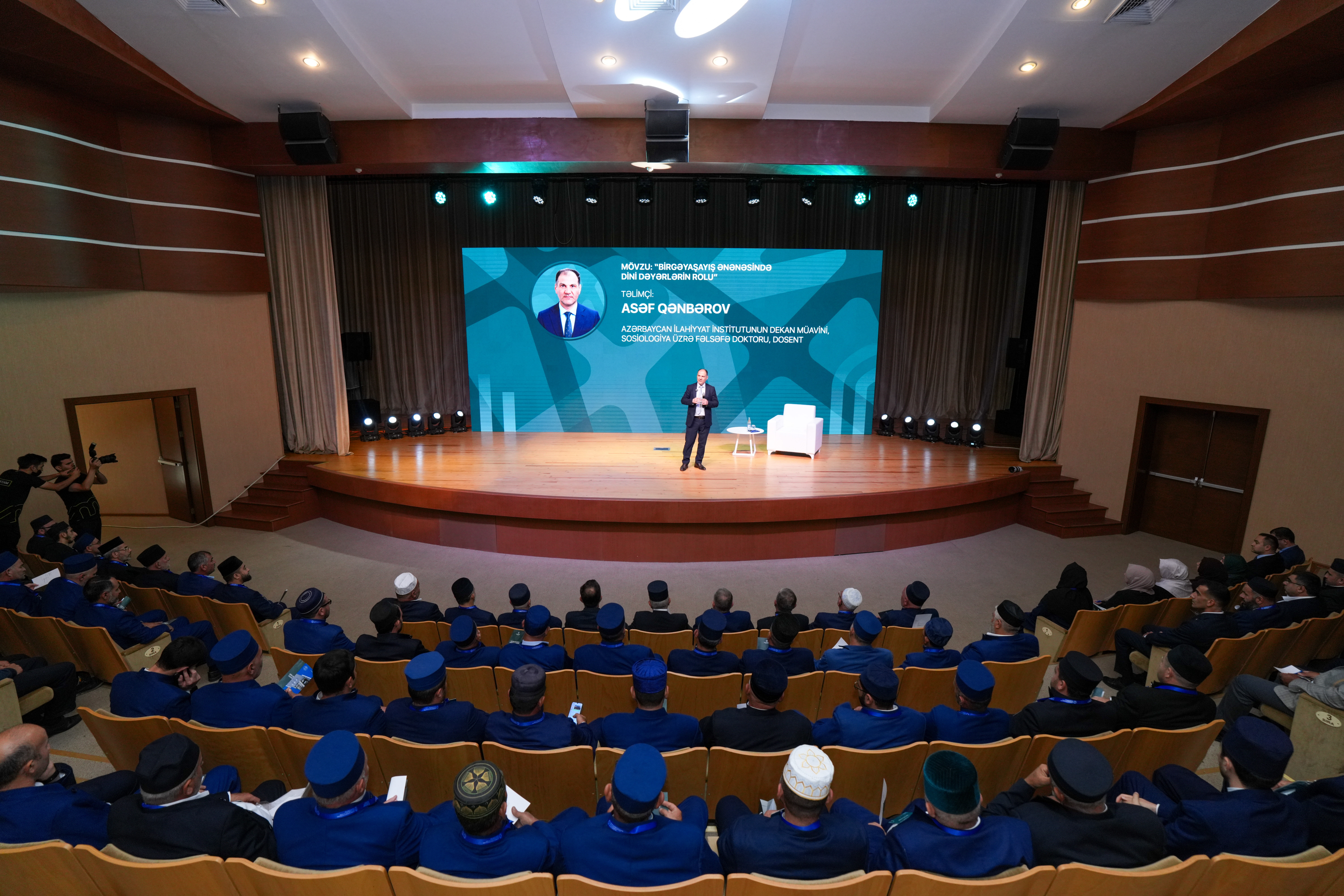 Ağdaşda din xadimləri üçün “Birgəyaşayış ənənəsində dini dəyərlərin rolu” mövzusunda təlim keçirilib