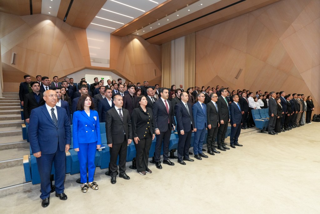 “Dini maarifləndirmə və gənclərlə iş” mövzusunda təlim proqramının açılış mərasimi keçirilib - Image 3