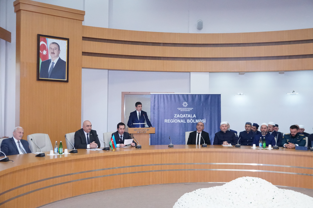 Zaqatalada “8 Noyabr Zəfər Günü – Müasir Azərbaycan Tarixinin Şanlı Səhifəsi” mövzusunda konfrans keçirilib - Image 6