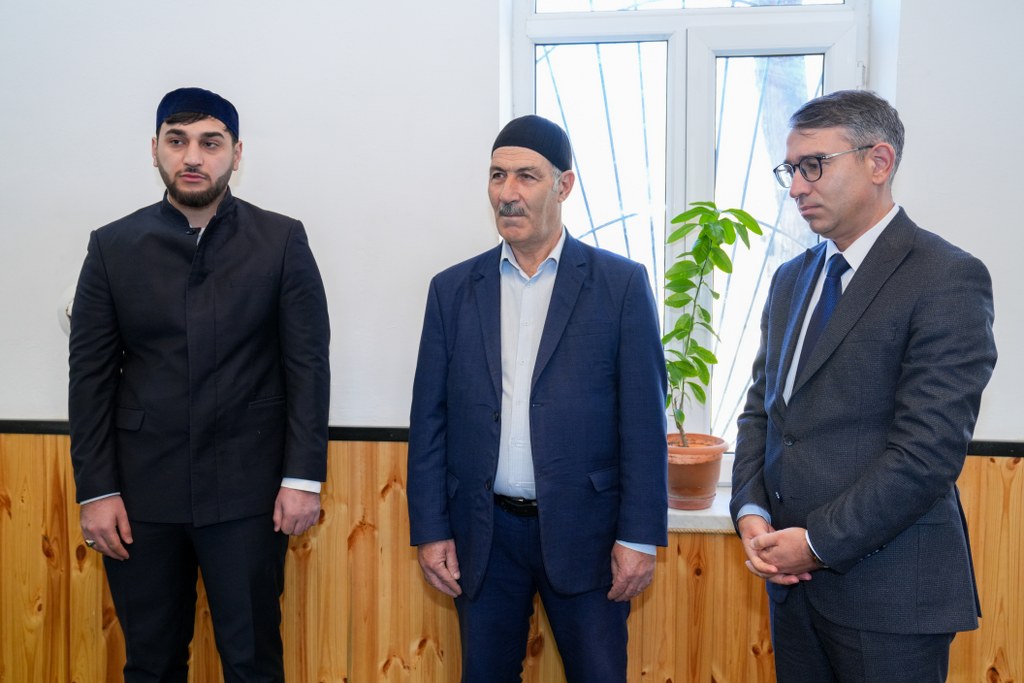 Dövlət Komitəsinin sədri Qobustanda yerləşən dini ibadət yerlərinin fəaliyyəti ilə tanış olub - Image 5