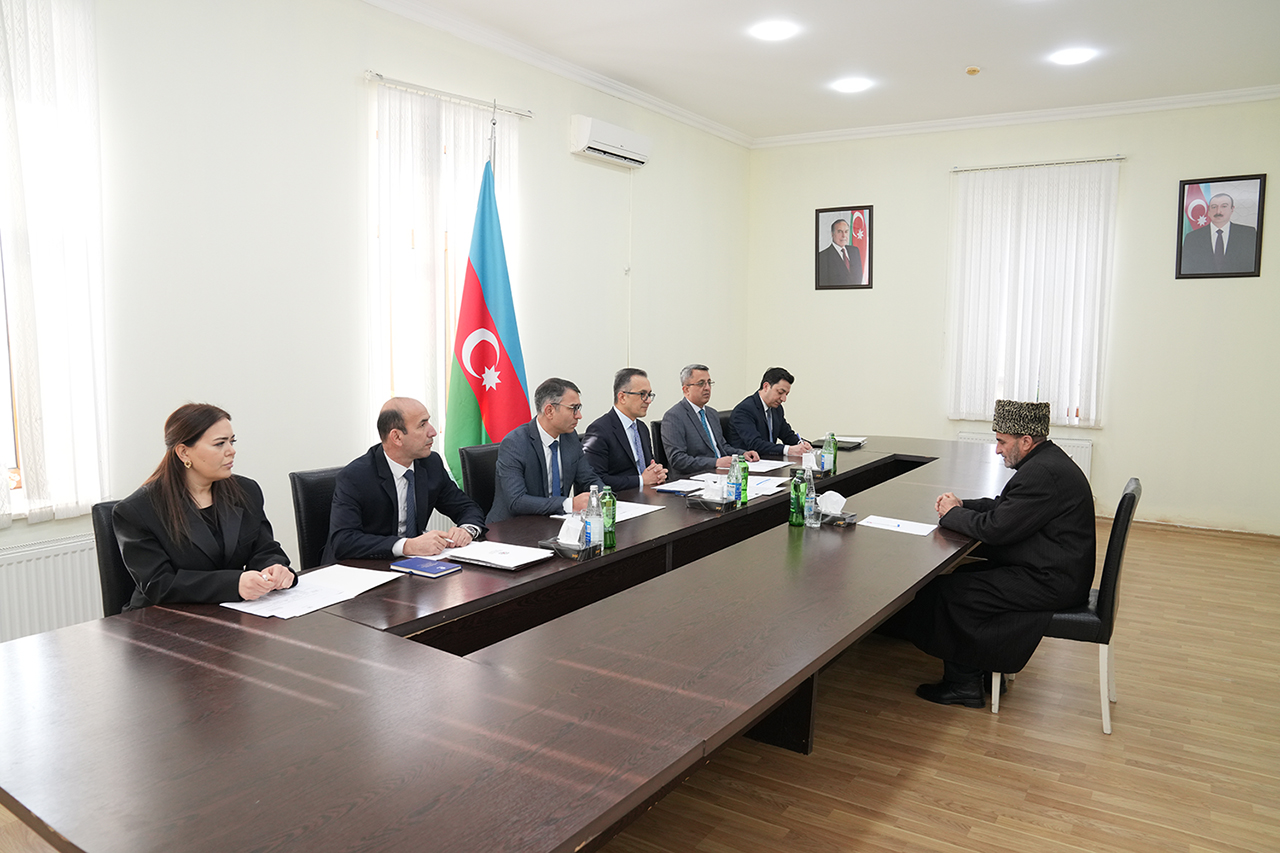 Dövlət Komitəsinin sədri Siyəzəndə vətəndaşları qəbul edib