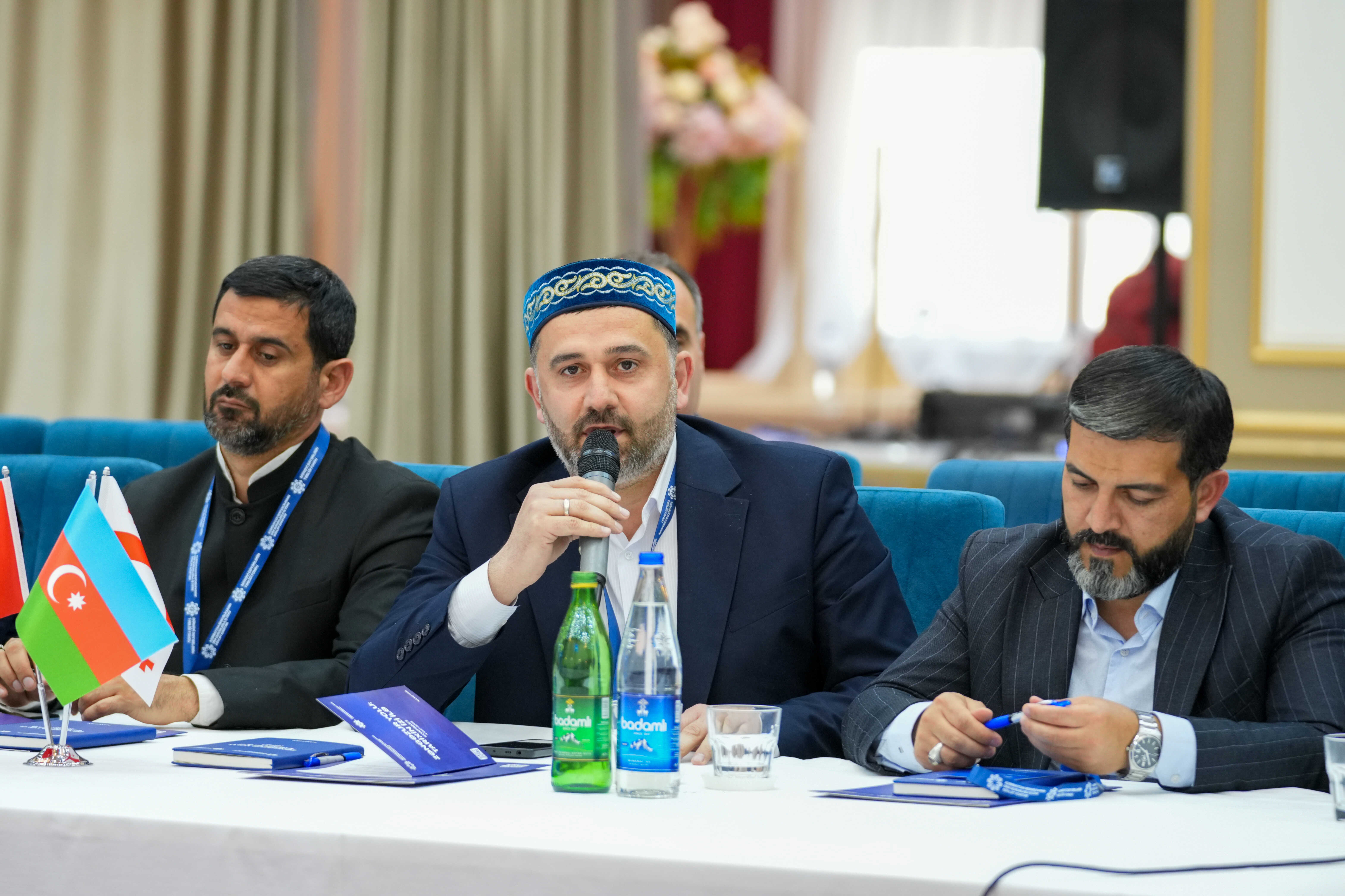 “Zəngəzur yolu: tarixin izi ilə” mövzusunda konfrans işini yekunlaşdırıb - Image 21