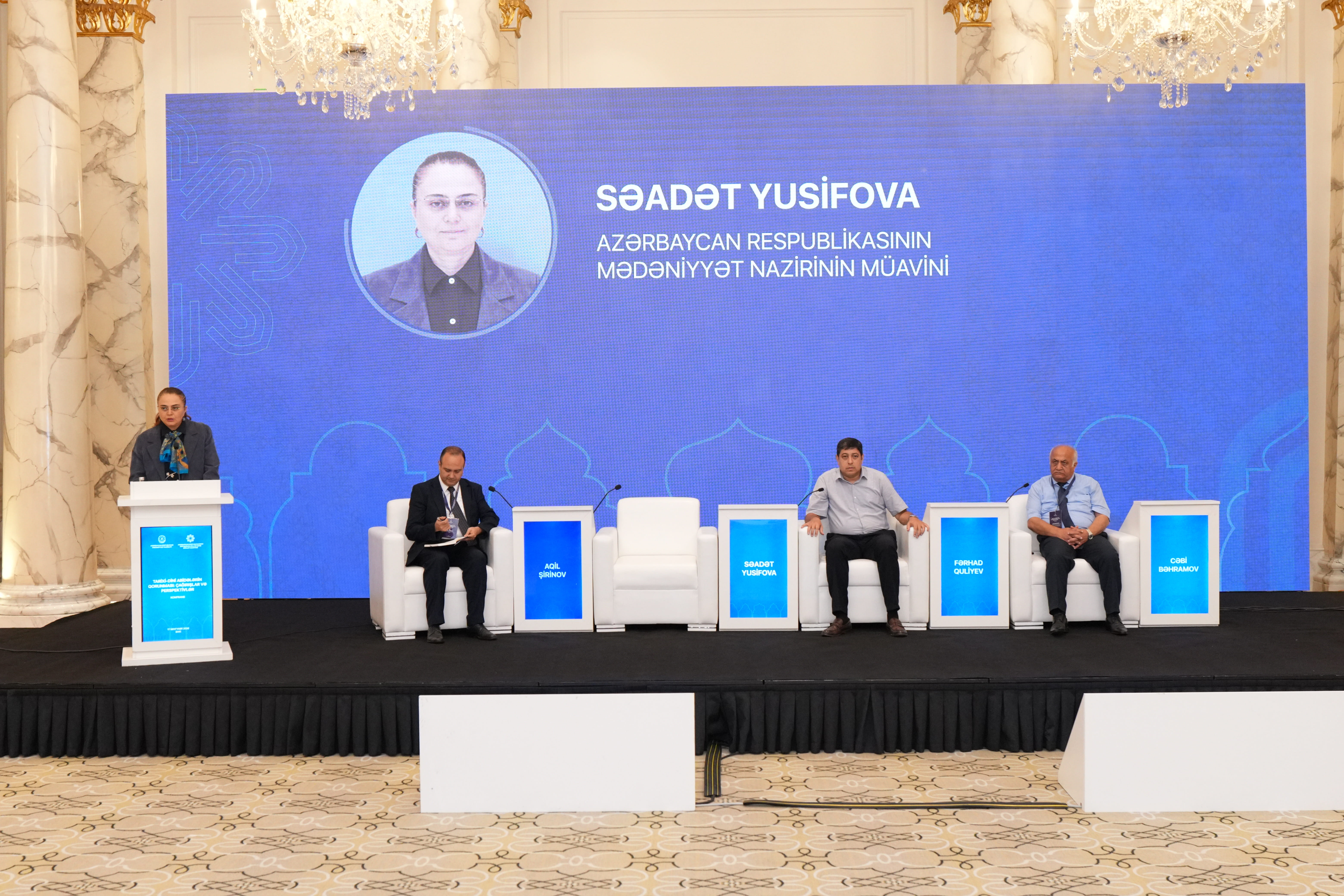 “Tarixi-dini abidələrin qorunması: çağırışlar və perspektivlər” mövzusunda konfrans işini panel sessiyalarla davam etdirir