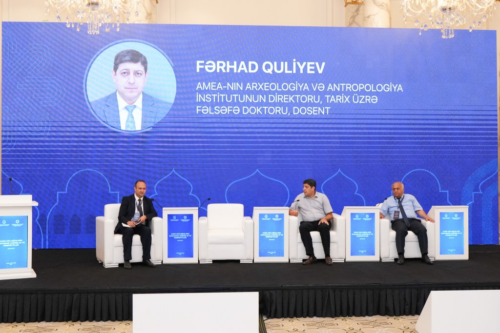 “Tarixi-dini abidələrin qorunması: çağırışlar və perspektivlər” mövzusunda konfrans işini panel sessiyalarla davam etdirir - Image 6