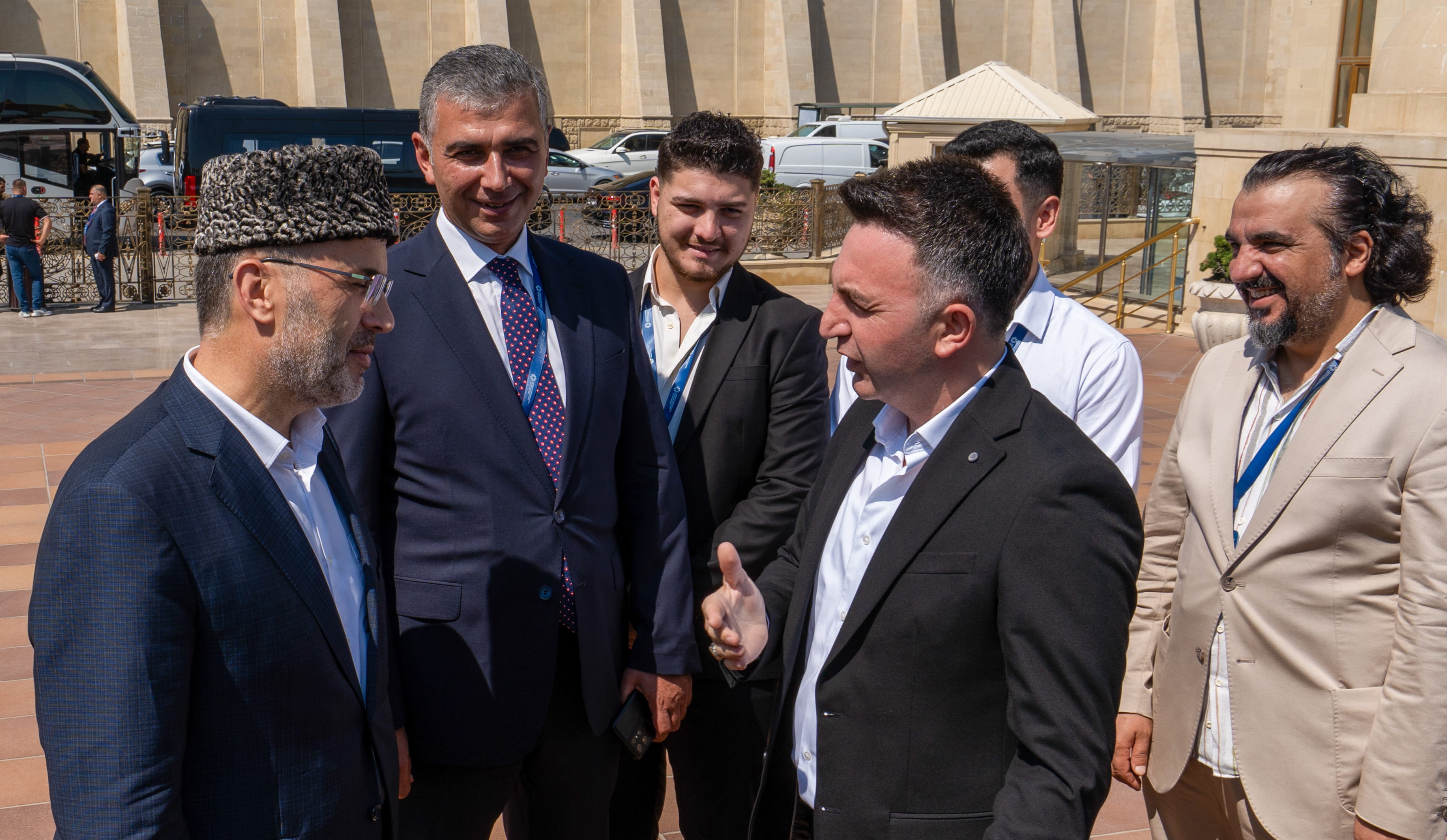 Azərbaycanlı din xadimlərindən ibarət nümayəndə heyəti Heydər və Bibiheybət məscidlərində olub - Image 9
