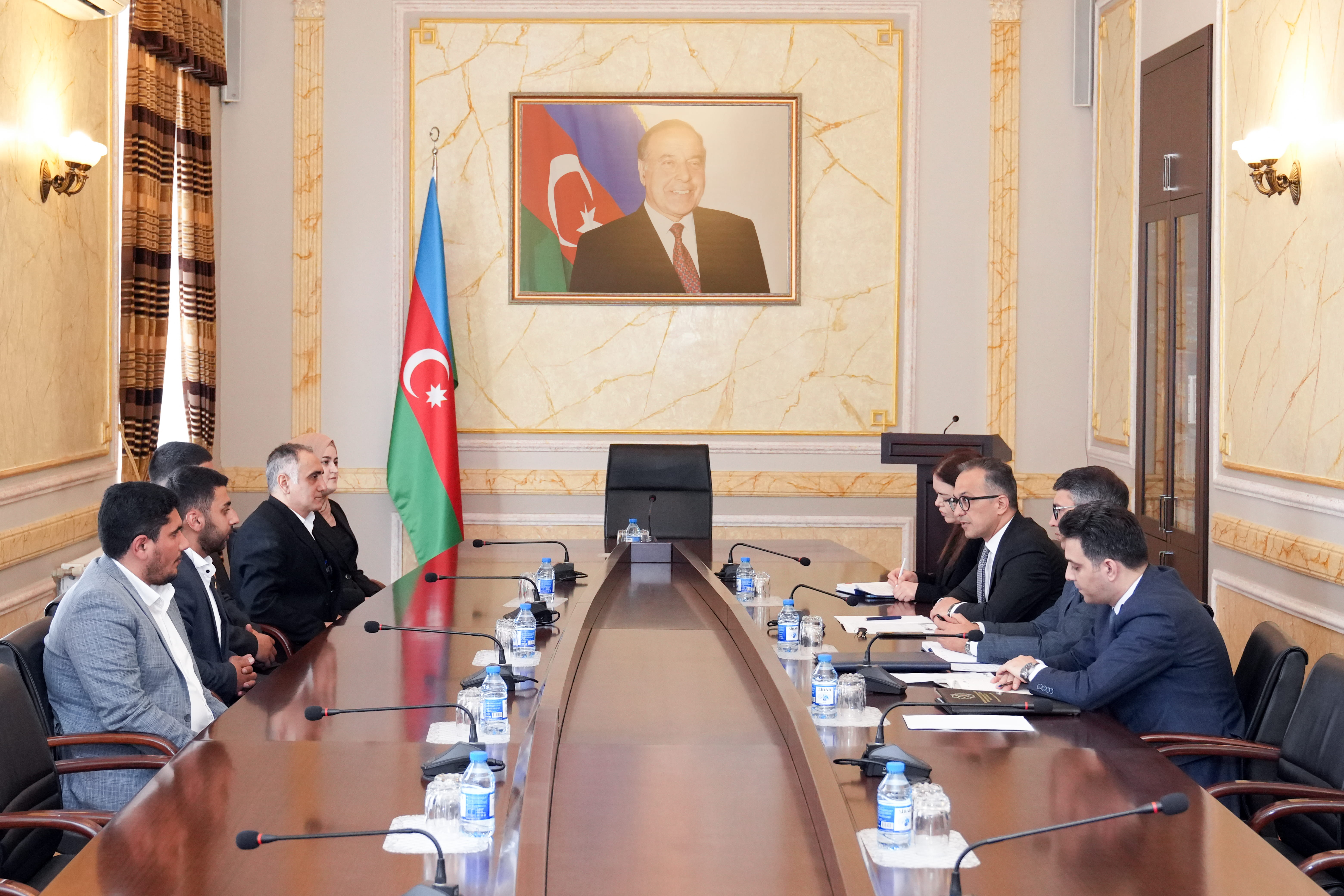 Komitə sədri din xadimi kimi yeni təyinat alan şəhid ailəsi üzvləri və qazilərlə görüşüb - Image 3