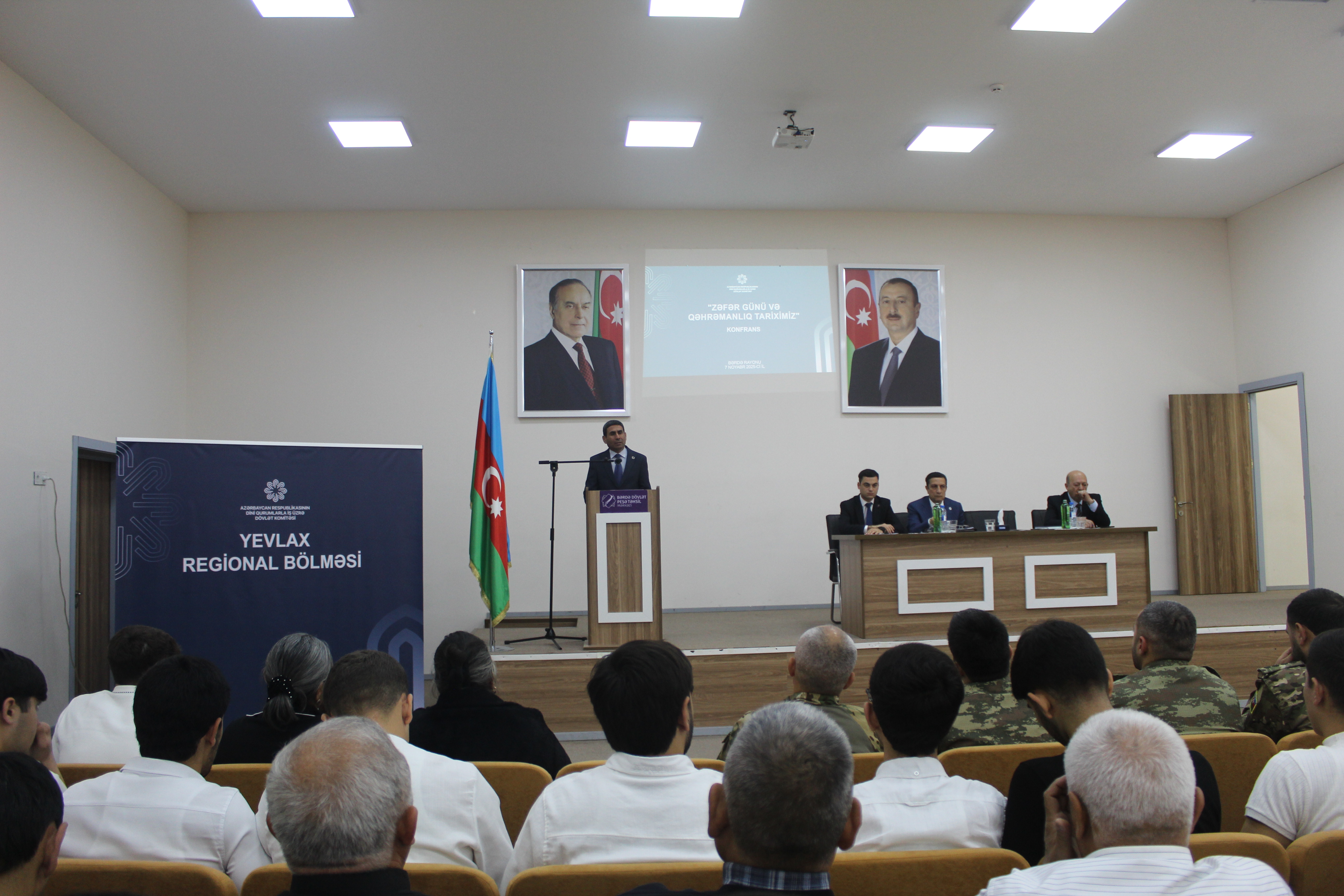 Bərdədə “Zəfər Günü və qəhrəmanlıq tariximiz” mövzusunda konfrans keçirilib - Image 5