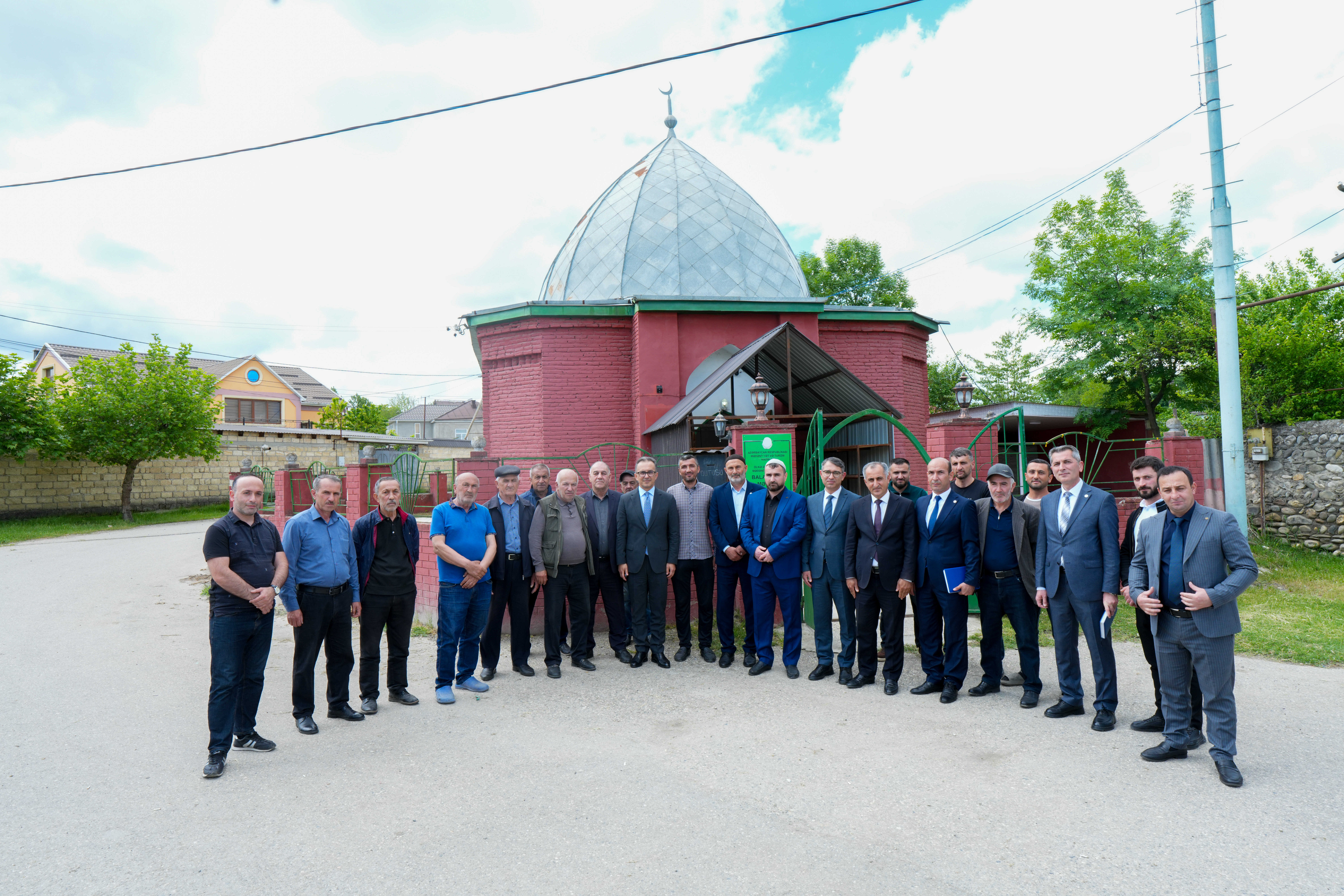 Dövlət Komitəsinin sədri Qusar rayonunda məscidlərin fəaliyyəti ilə tanış olub