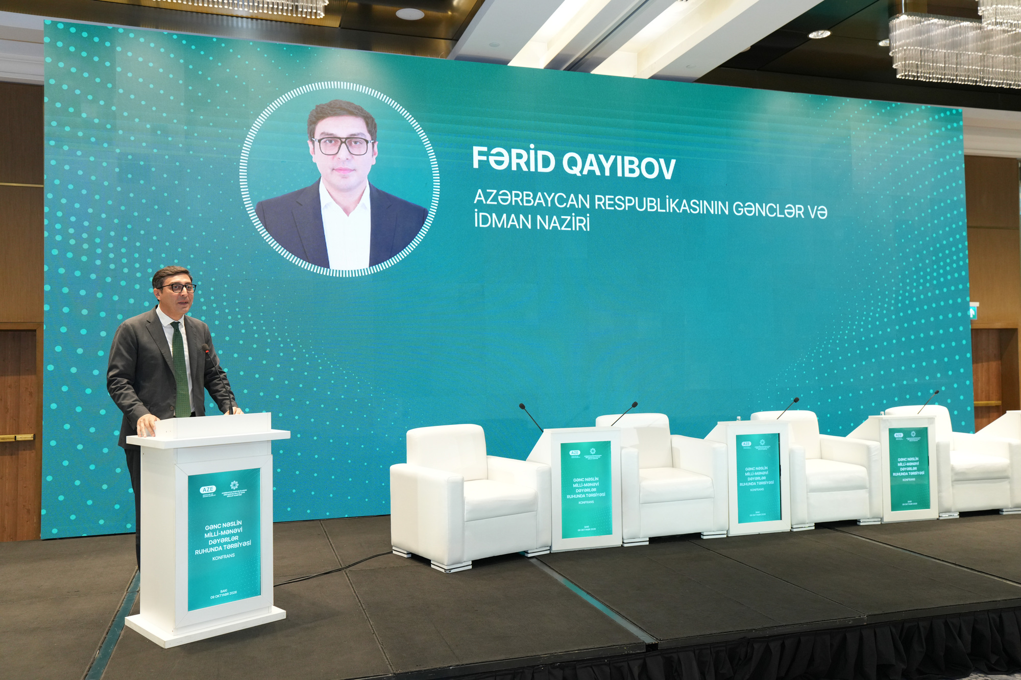 Bakıda “Gənc nəslin milli-mənəvi dəyərlər ruhunda tərbiyəsi” mövzusunda konfrans keçirilir - Image 8