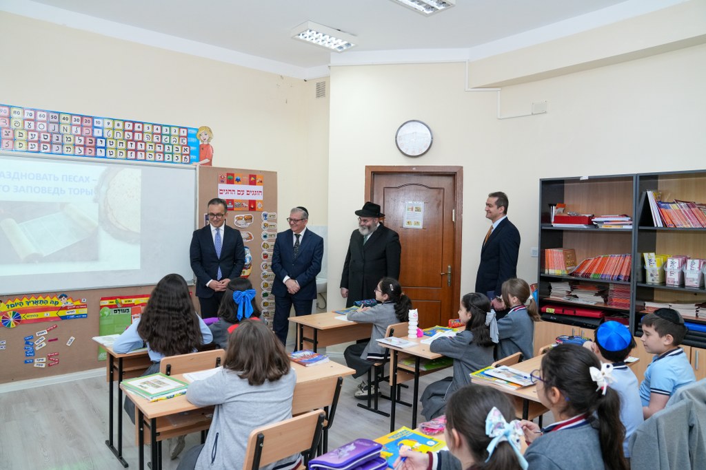 Komitə sədri “Xabad-Or-Avner” Təhsil Mərkəzində olub - Image 4