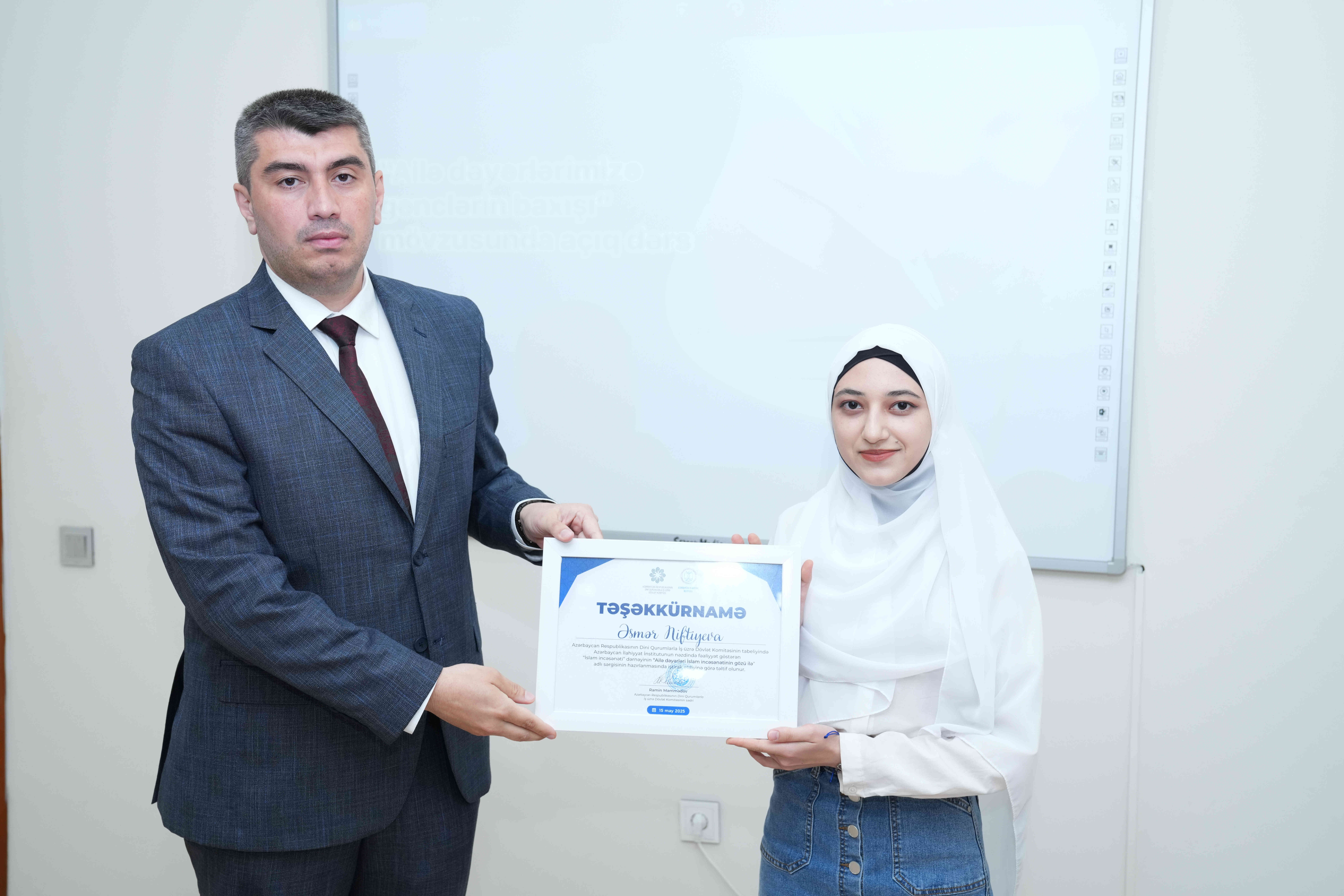 Azərbaycan İlahiyyat İnstitutunda “Ailə dəyərlərimizə gənclərin baxışı” mövzusunda açıq dərs formatında tədbir keçirilib - Image 7