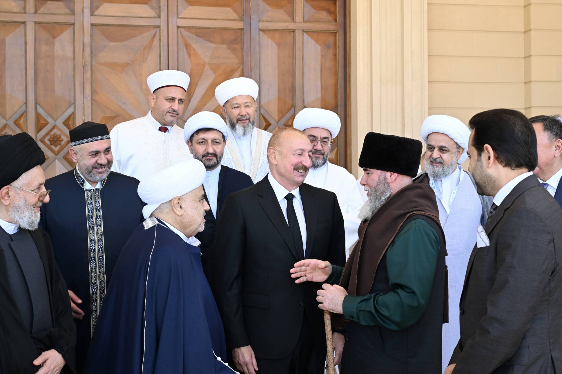 Prezident İlham Əliyev Bakıda keçirilən beynəlxalq konfransların iştirakçılarını qəbul edib - Image 43