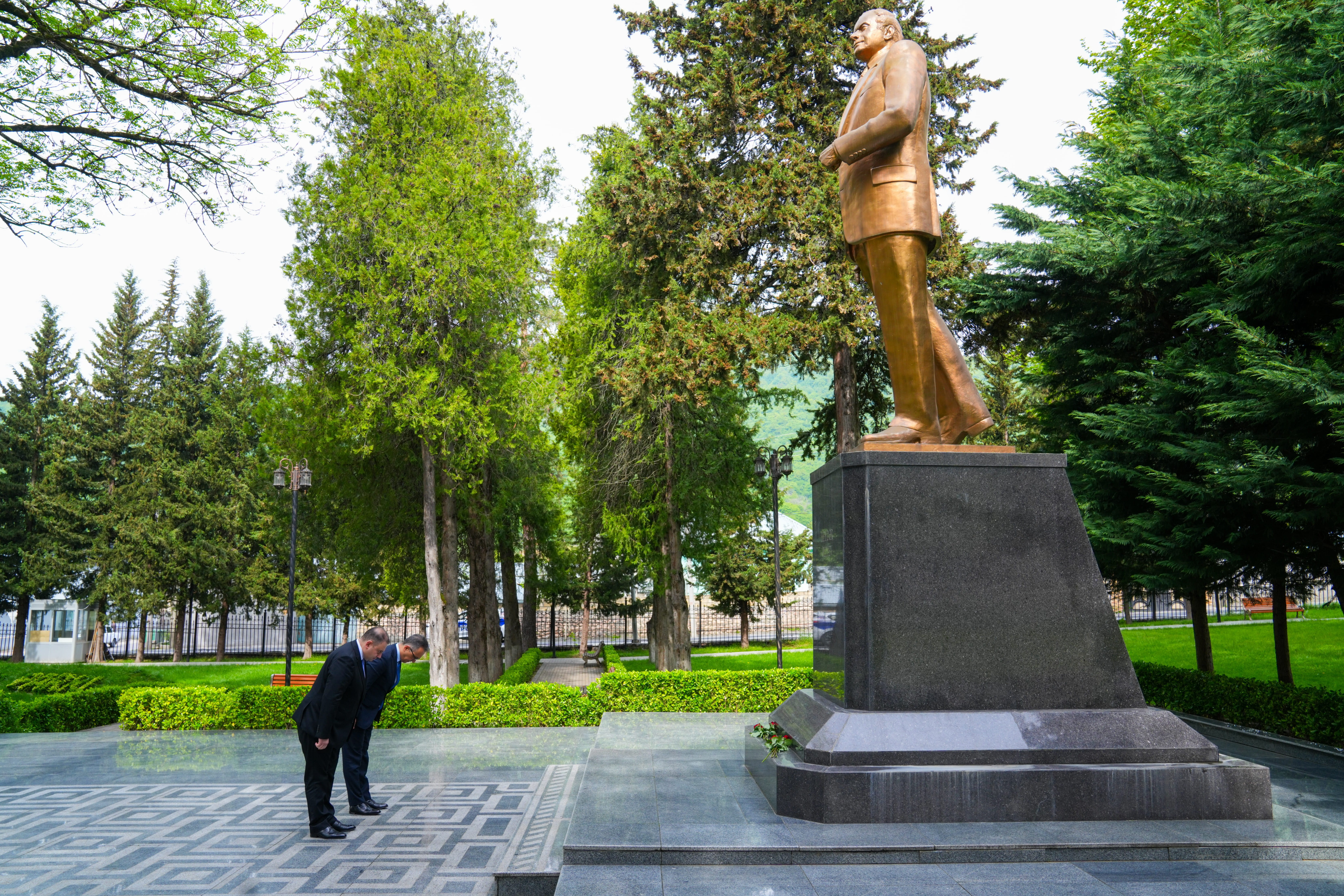 Dövlət Komitəsinin sədri Oğuz rayonunda vətəndaşların müraciətlərini dinləyib - Image 18
