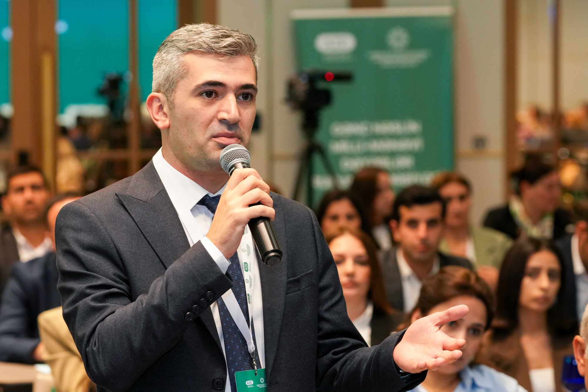 “Gənc nəslin milli-mənəvi dəyərlər ruhunda tərbiyəsi” mövzusunda konfrans işini panel sessiyalarla davam etdirir - Image 13