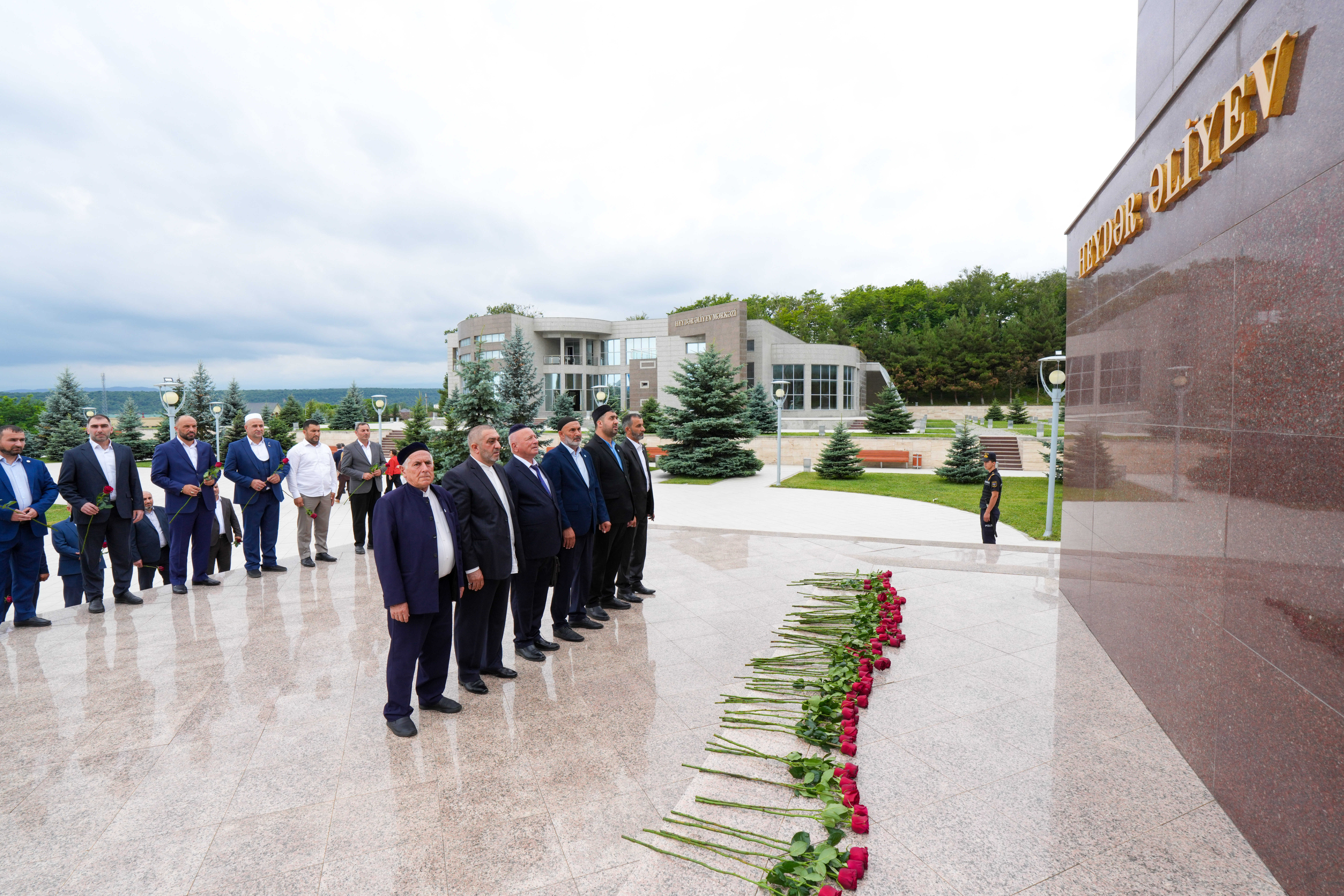 Qusarda “Dini mövzuların mediada təqdimatı: dini sabitliyin qorunmasında birgə məsuliyyət” mövzusunda konfrans keçirilir - Image 7