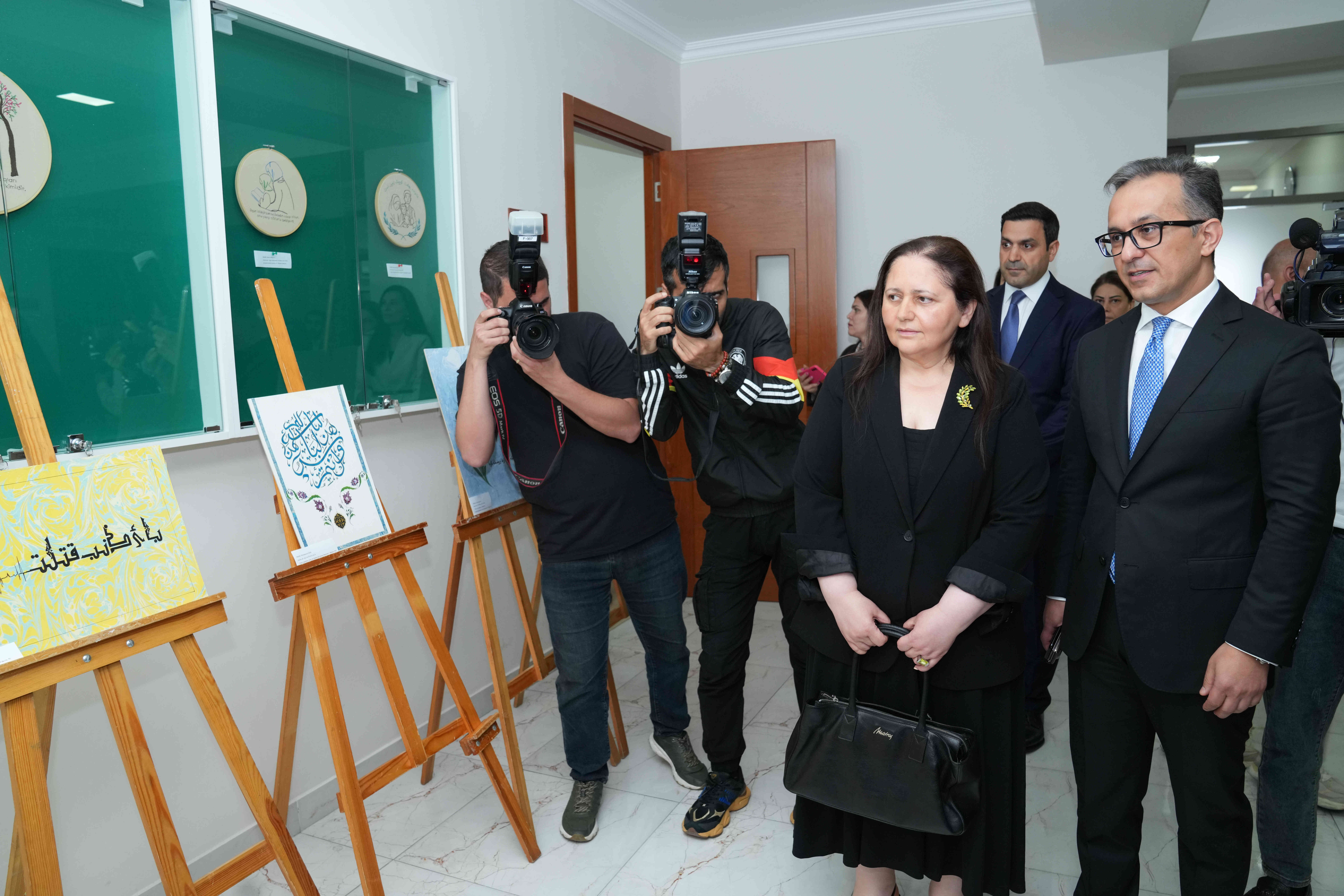 Azərbaycan İlahiyyat İnstitutunda “Ailə dəyərlərimizə gənclərin baxışı” mövzusunda açıq dərs formatında tədbir keçirilib - Image 6