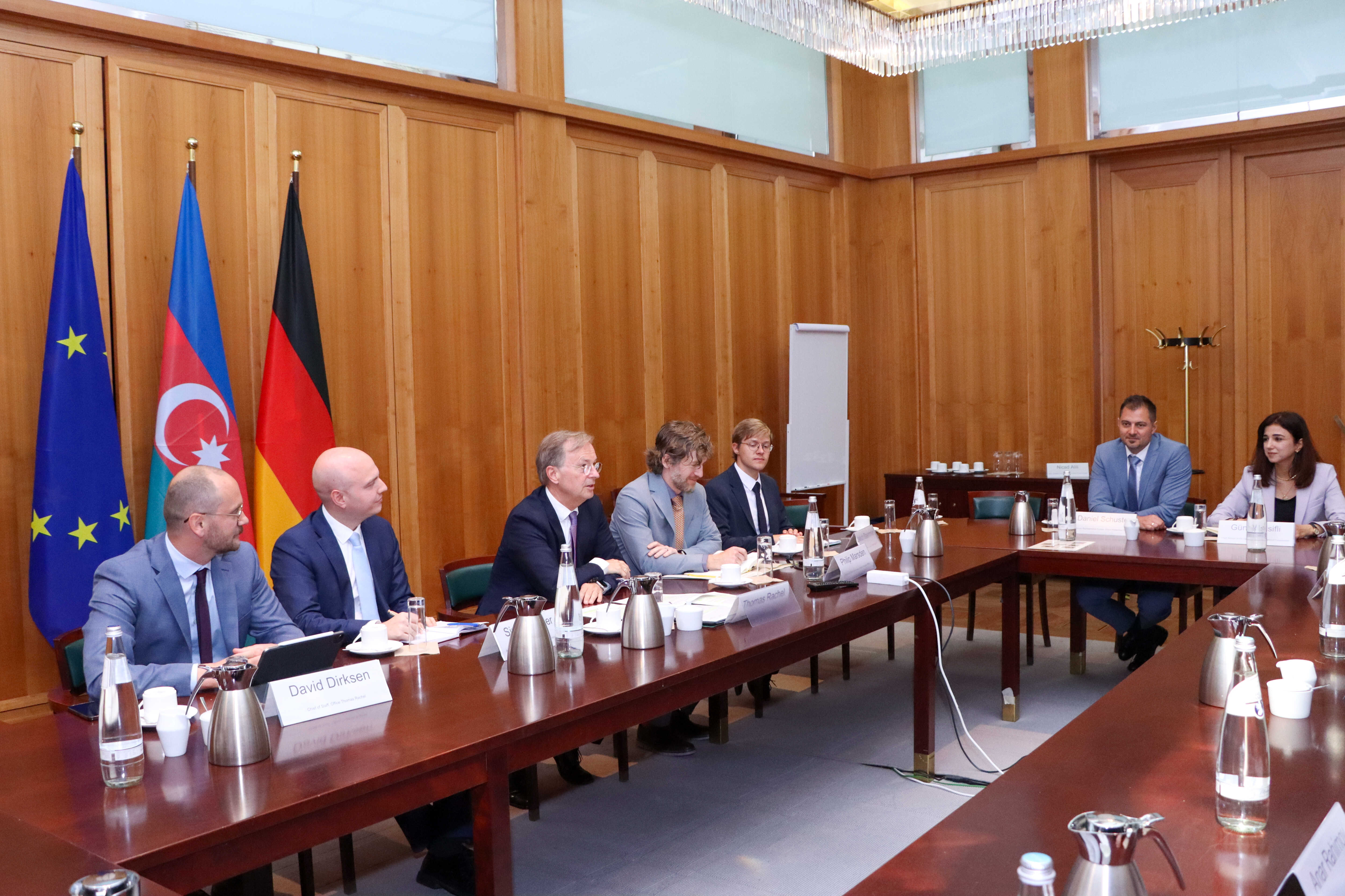 Komitə sədri Almaniya Federal Hökumətinin Dini Azadlıq üzrə Komissarı ilə görüşüb - Image 12
