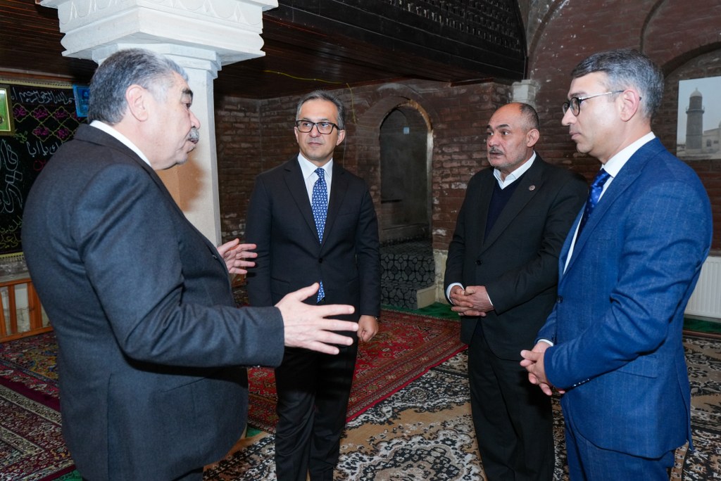 Dövlət Komitəsinin sədri Salyan şəhərində yerləşən məscidlərin fəaliyyəti ilə tanış olub - Image 11