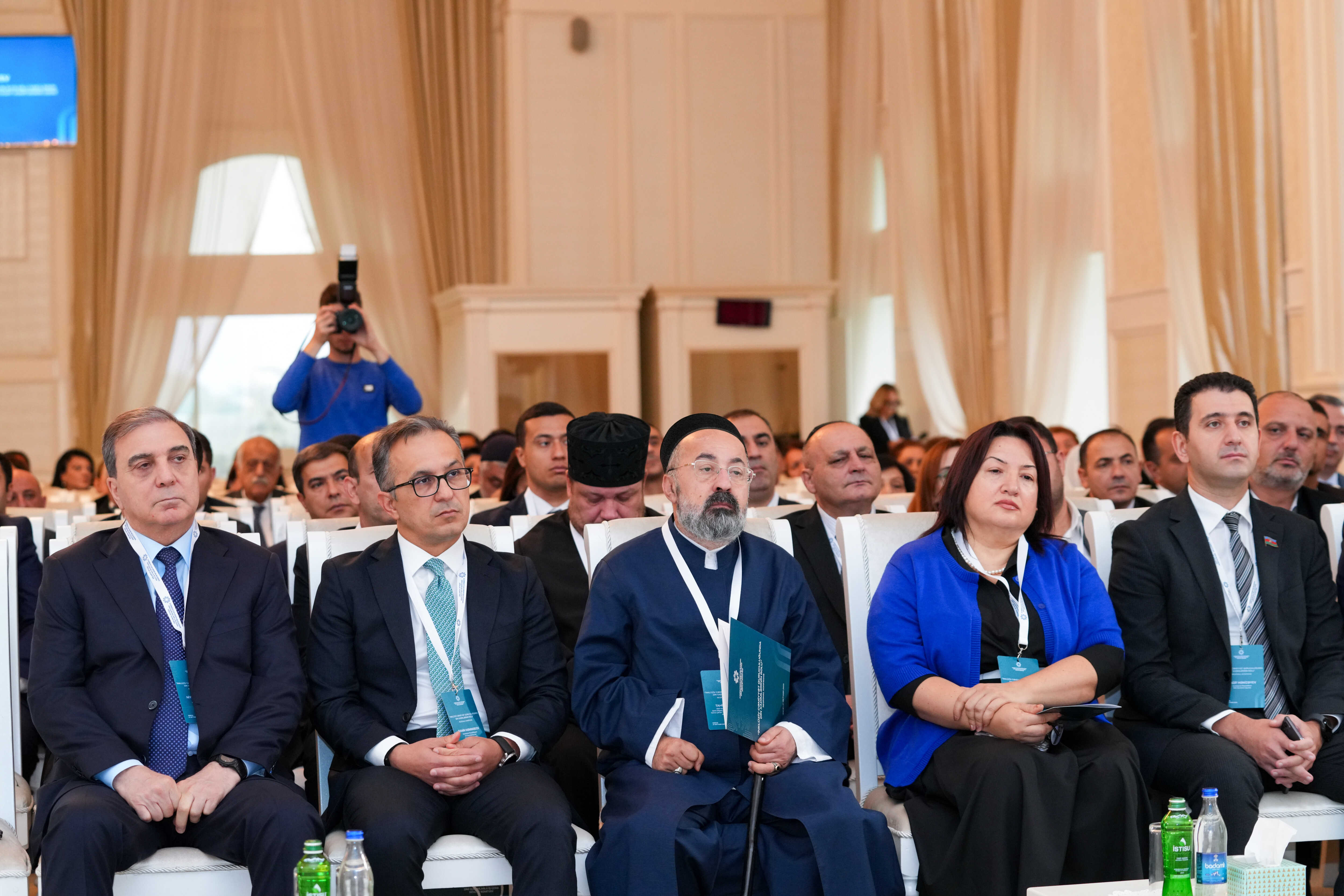 Gəncədə “İnklüziv cəmiyyət quruculuğunda din xadimlərinin rolu” mövzusunda regional konfrans keçirilir - Image 16
