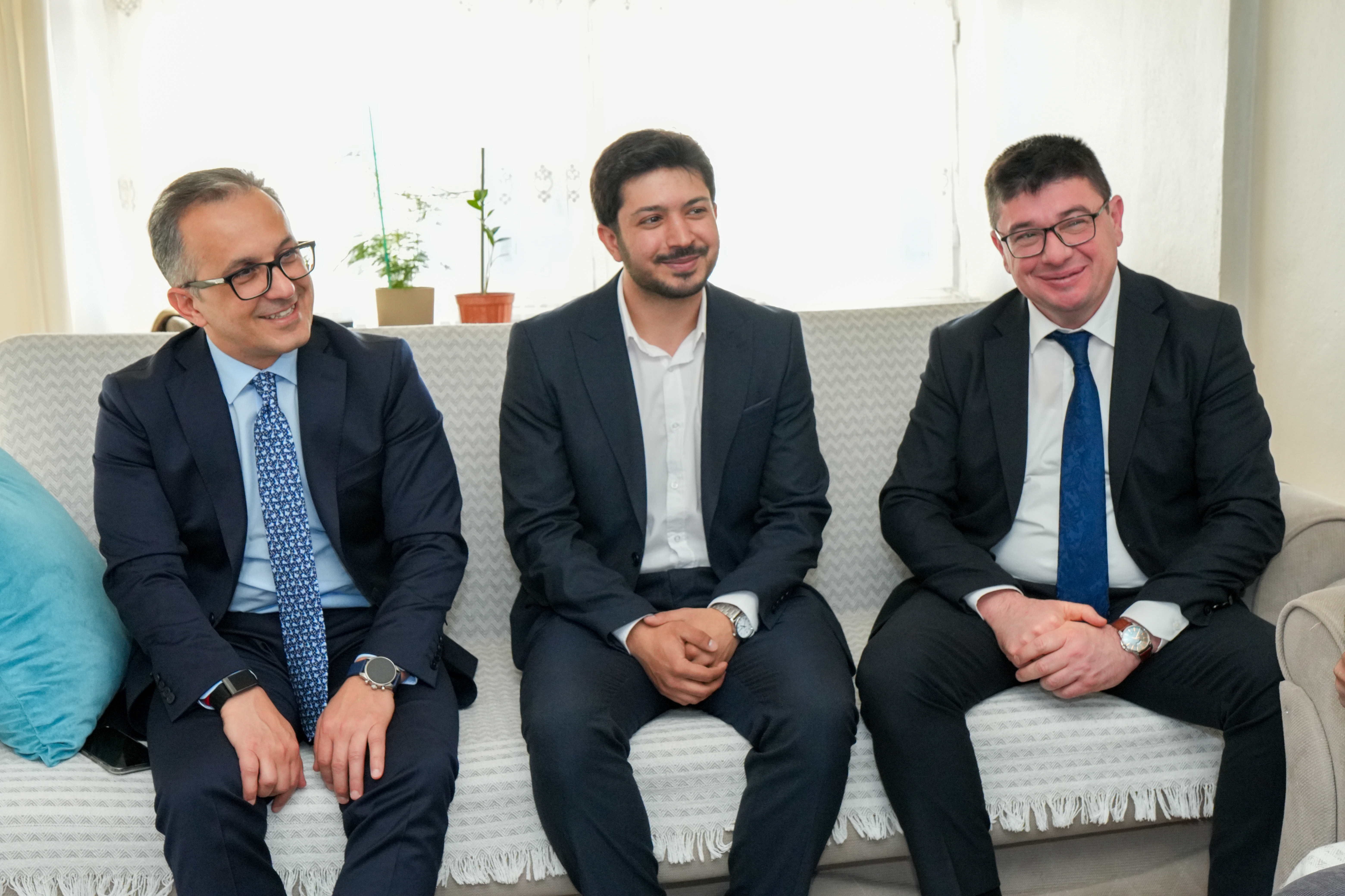 Komitə sədri İğdırda Aİİ-də təhsil alan tələbənin ailəsini ziyarət edib - Image 2