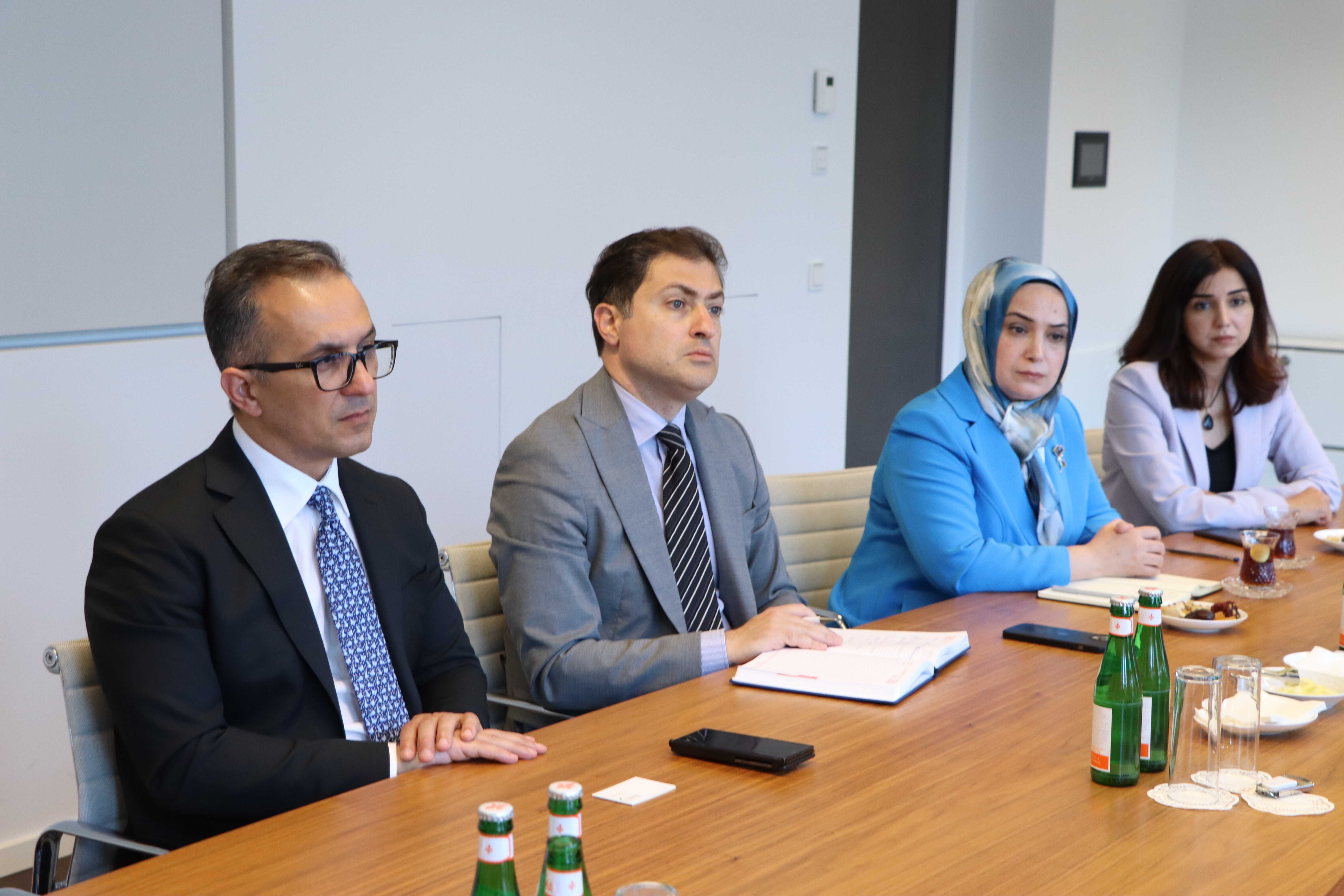 Azərbaycan nümayəndə heyəti Almaniyada müxtəlif dini konfessiyaların nümayəndələri ilə görüşüb - Image 17