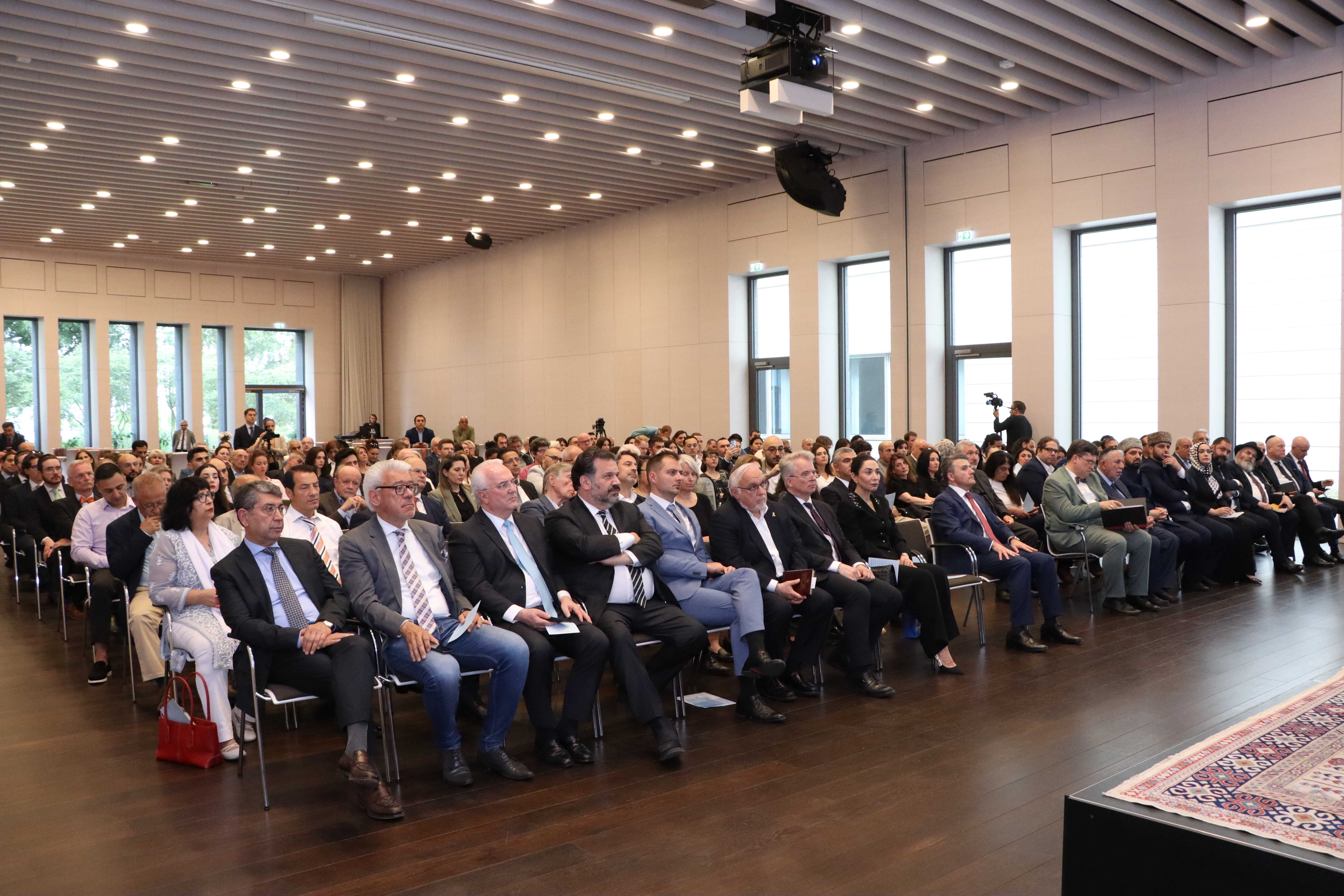 Berlində “Müxtəliflikdə birlik: dialoqda dinlərarasi sədalar” adlı tədbir keçirilib - Image 12