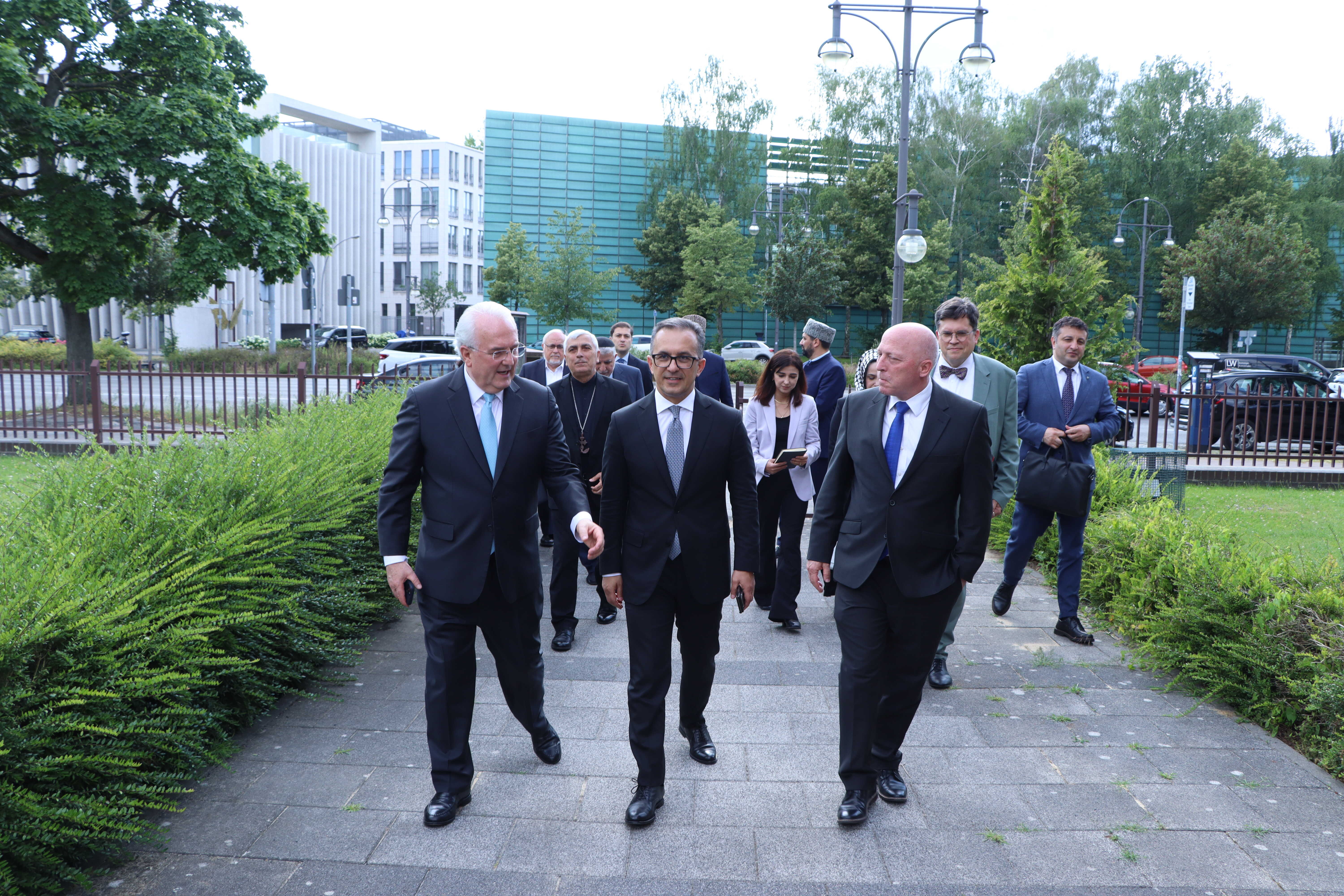 İsa Məsihin Sonuncu Gün Müqəddəsləri Kilsəsinin Avropa üzrə nümayəndəsi ilə görüş keçirilib - Image 1