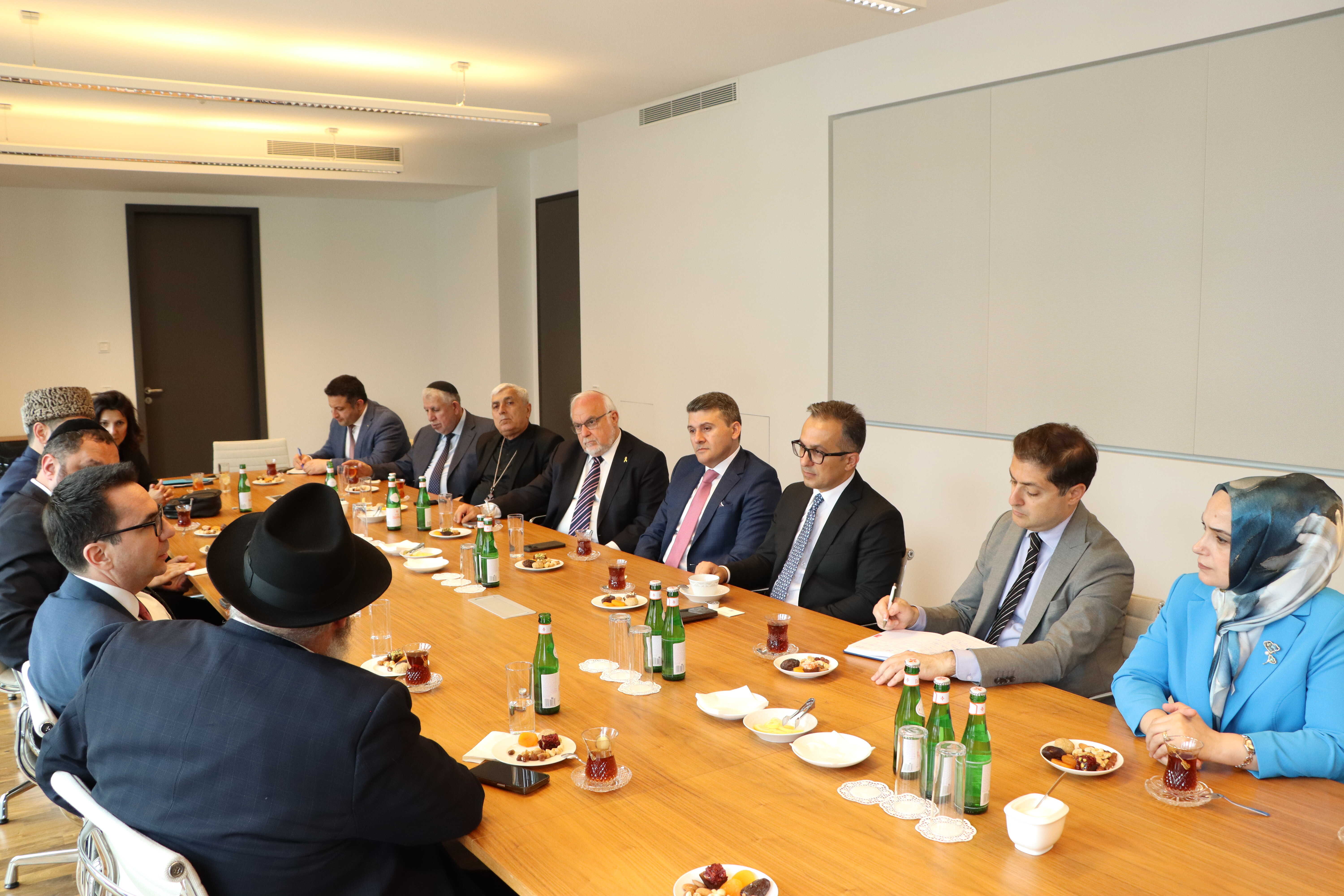 Azərbaycan nümayəndə heyəti Almaniyada müxtəlif dini konfessiyaların nümayəndələri ilə görüşüb - Image 10