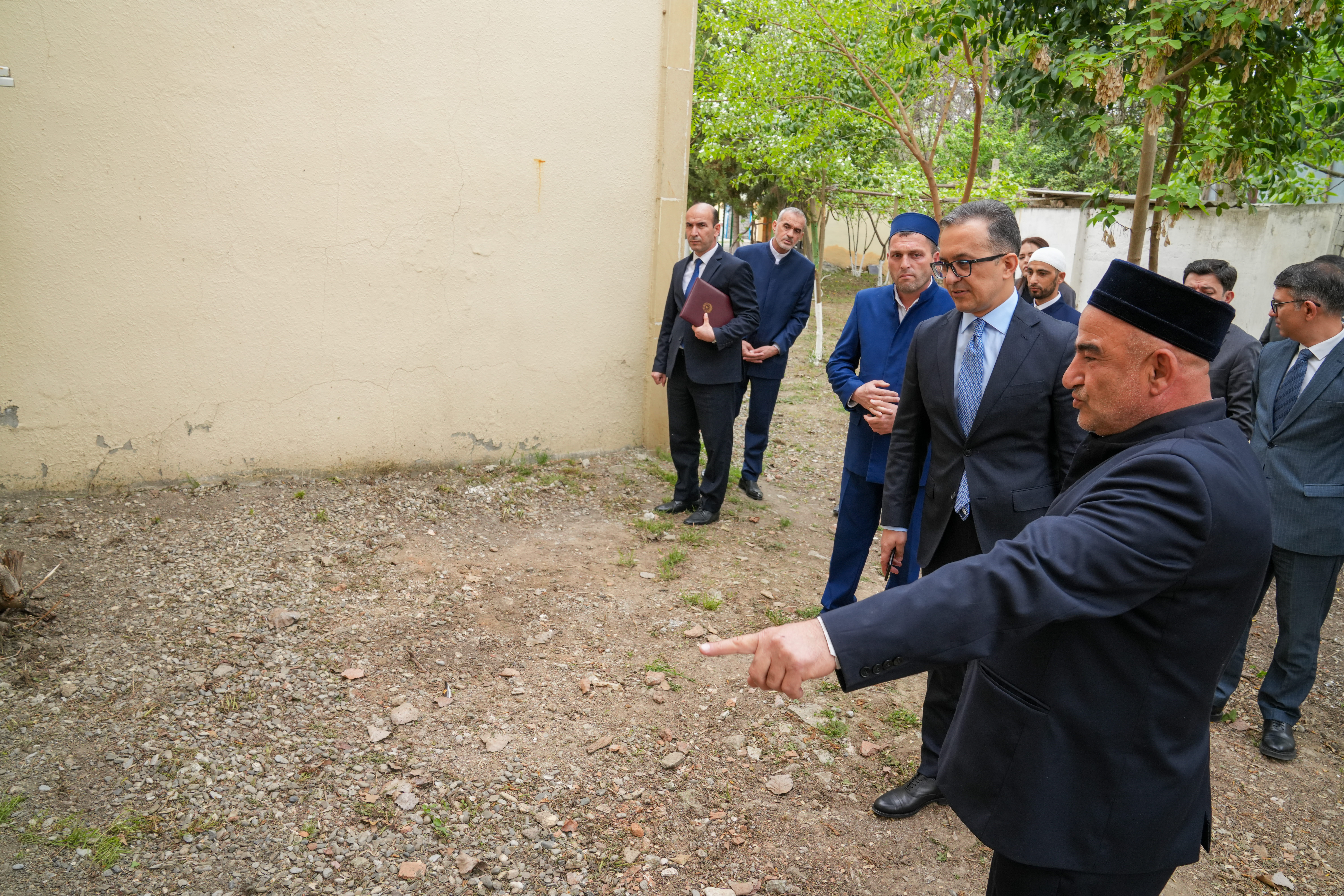 Dövlət Komitəsinin sədri Zərdab rayonunda yerləşən məscidlərin fəaliyyəti ilə tanış olub - Image 10