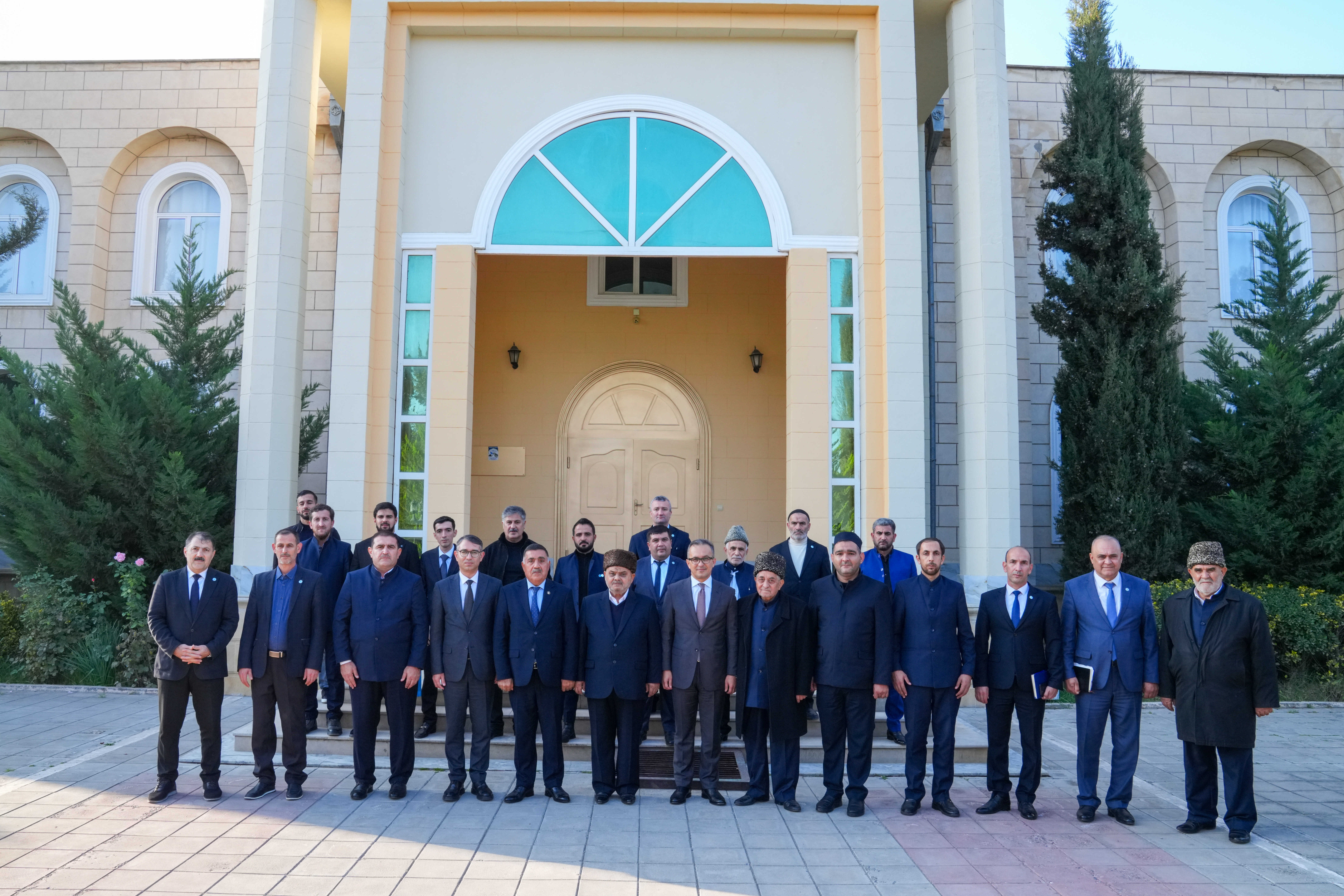 Dövlət Komitəsinin sədri Sabirabadda məscidləri ziyarət edib