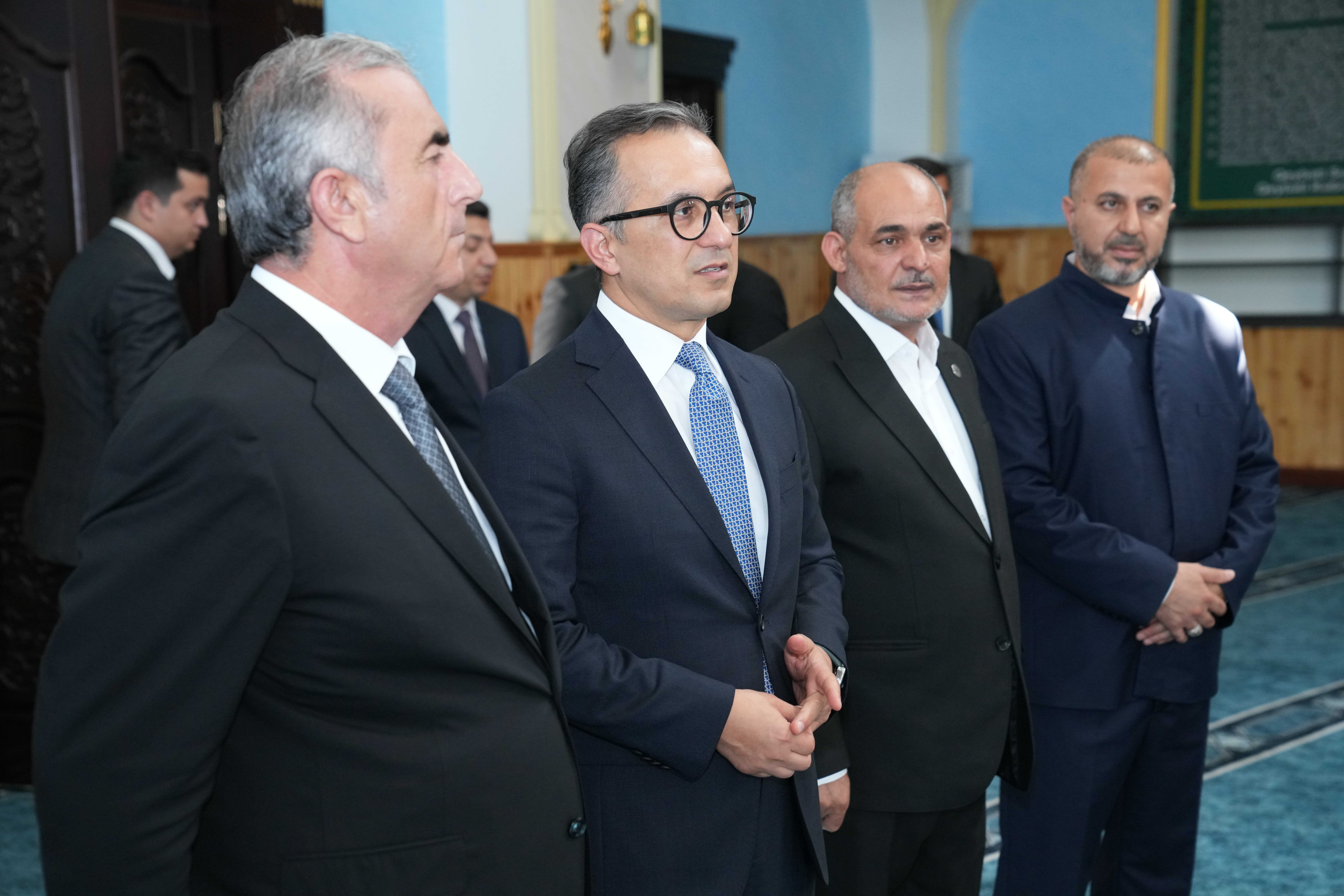 Dövlət Komitəsinin sədri Hacıqabul rayonundakı məscidləri ziyarət edib - Image 10